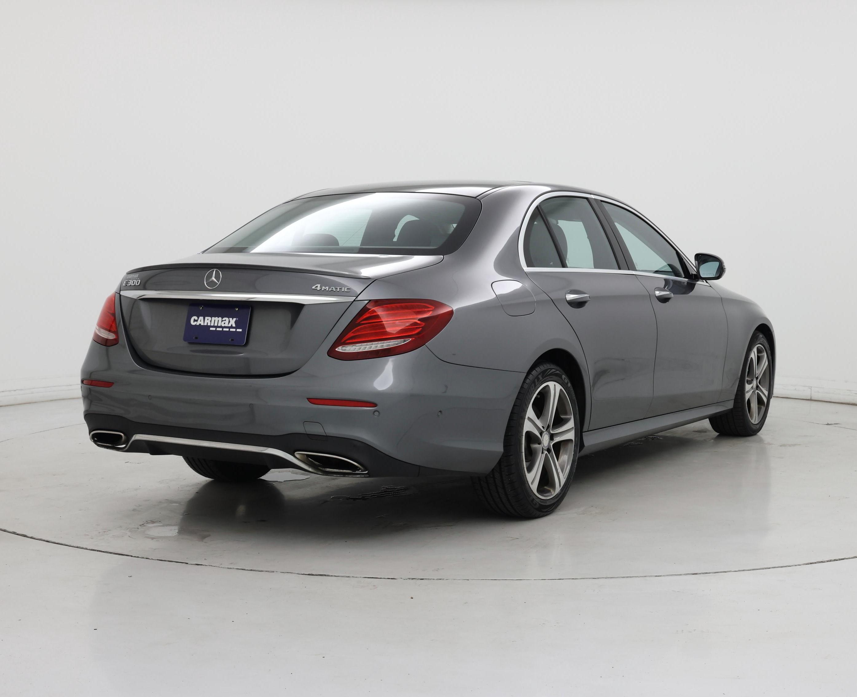 Thumbnail: 2017 Mercedes-Benz E-Class - 8
