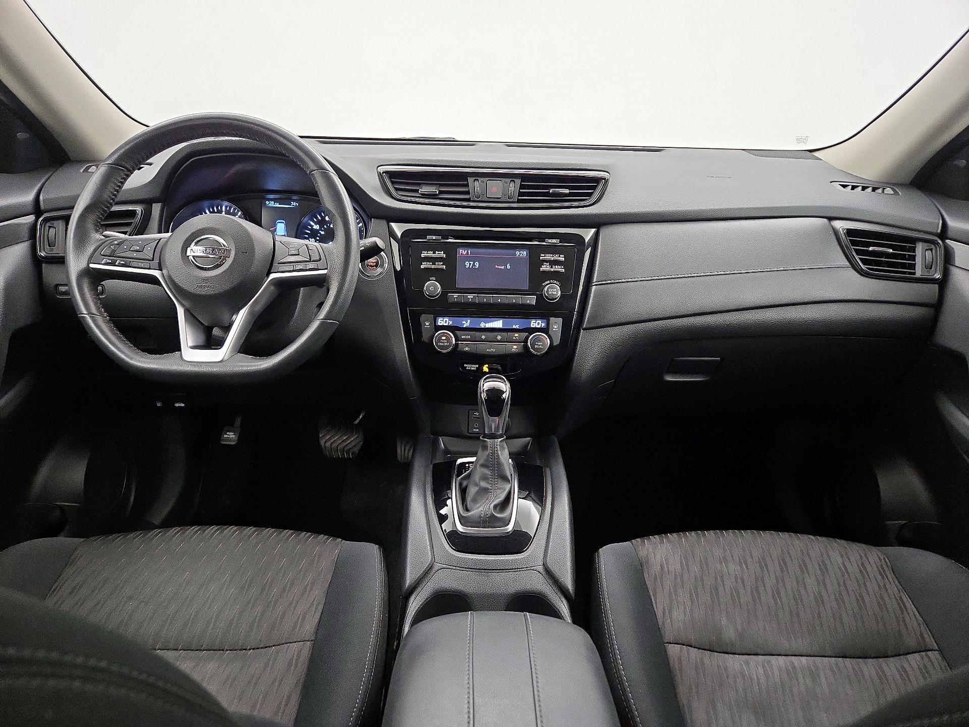 Thumbnail: 2017 Nissan Rogue - 9
