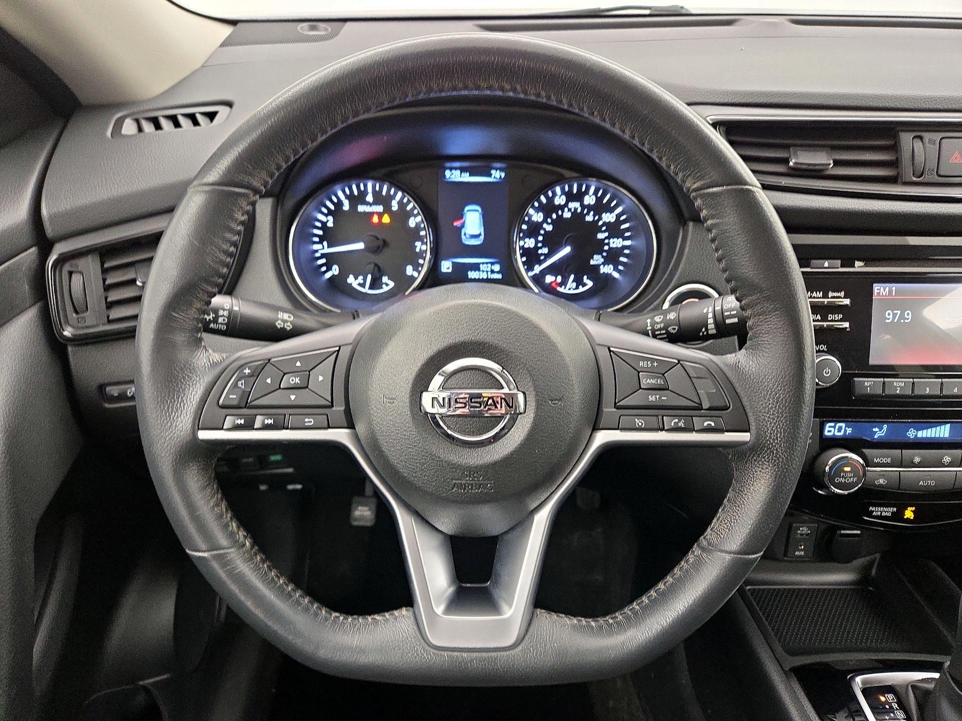 Thumbnail: 2017 Nissan Rogue - 10