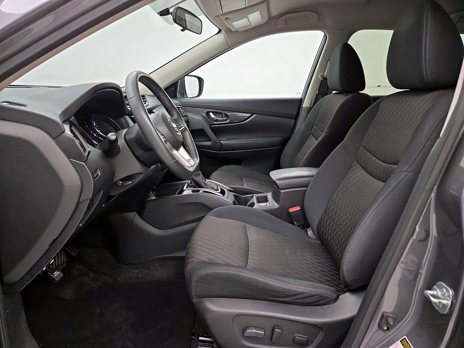 Thumbnail: 2017 Nissan Rogue - 11