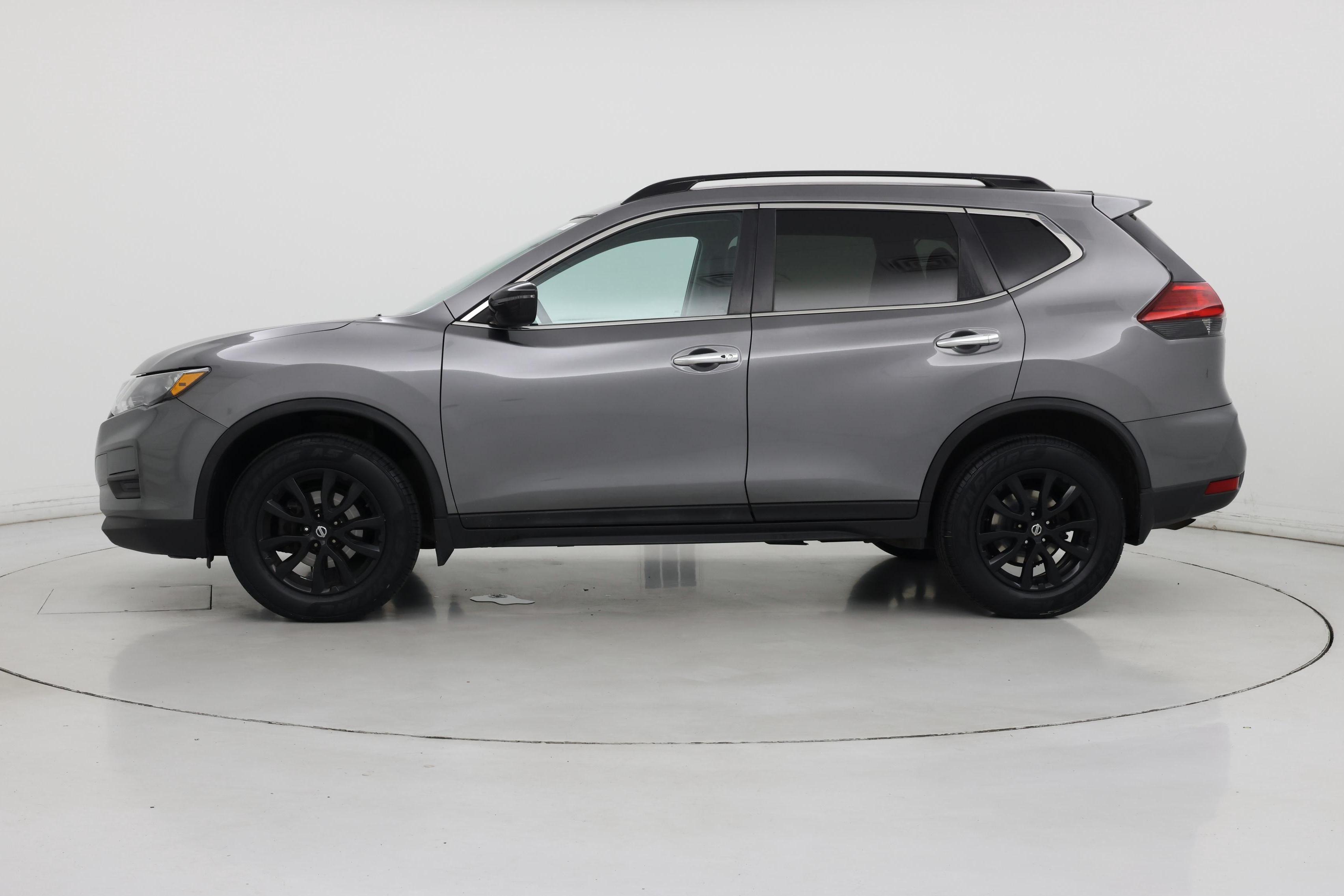 Thumbnail: 2017 Nissan Rogue - 3