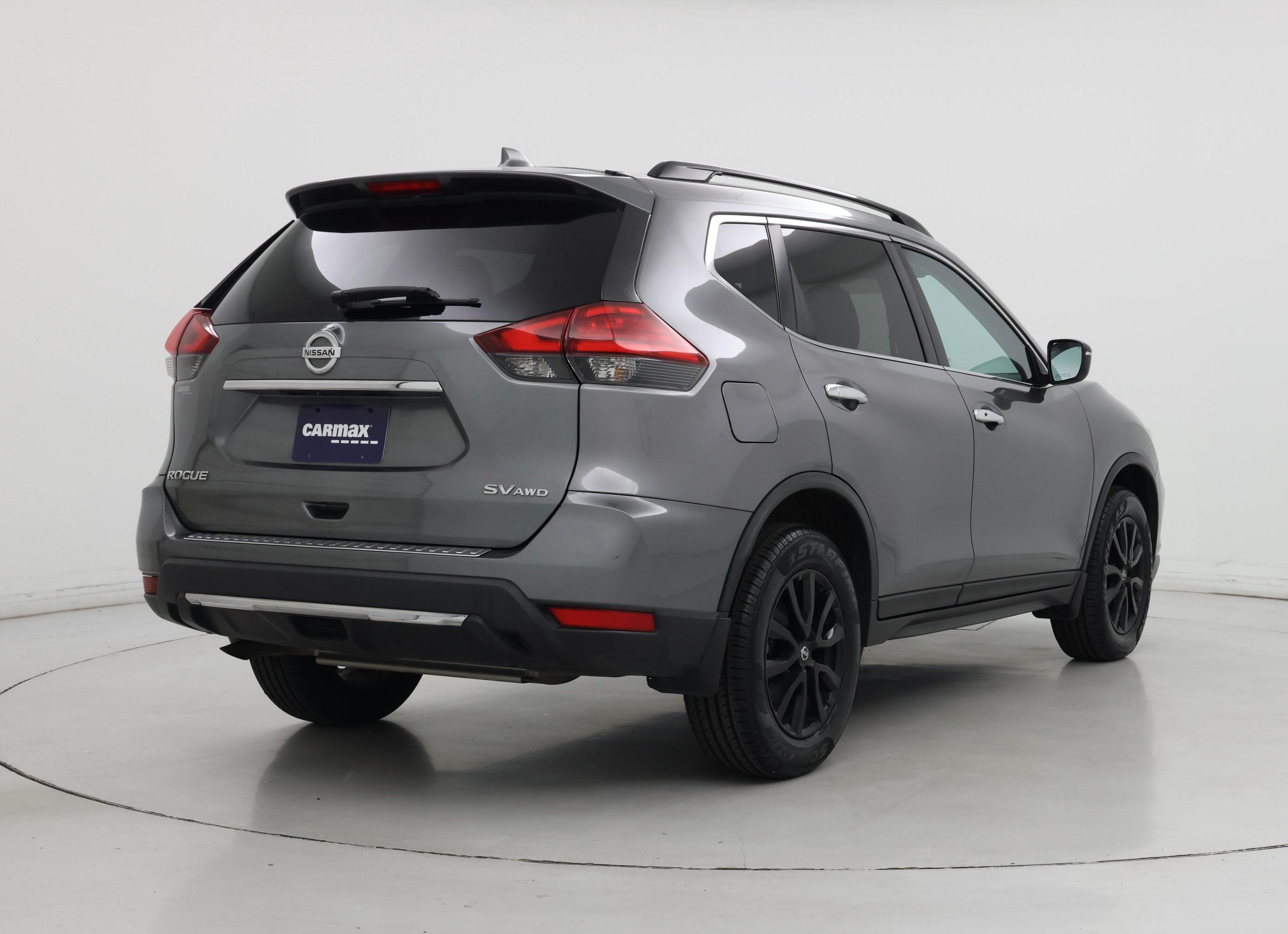 Thumbnail: 2017 Nissan Rogue - 8