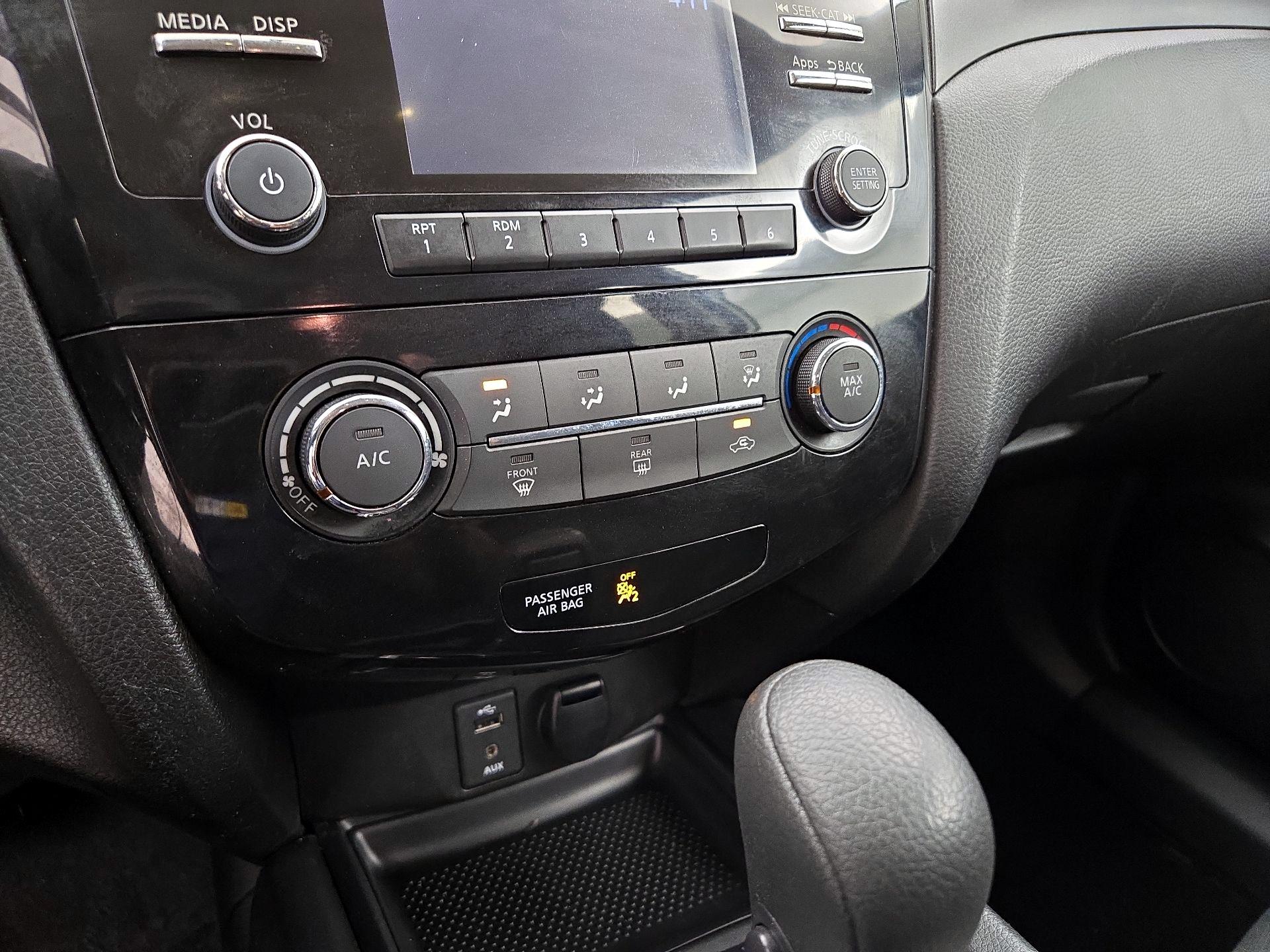 Thumbnail: 2016 Nissan Rogue - 16