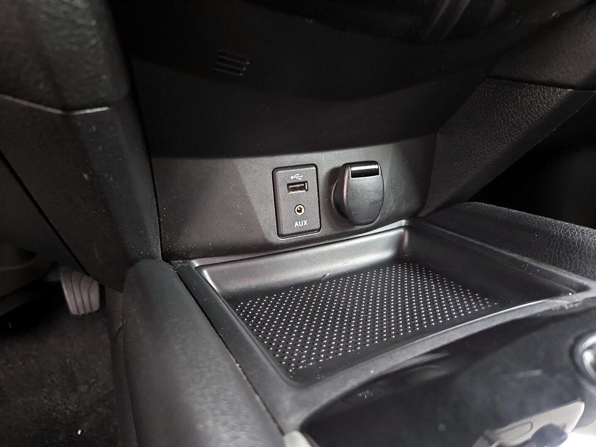 Thumbnail: 2016 Nissan Rogue - 18
