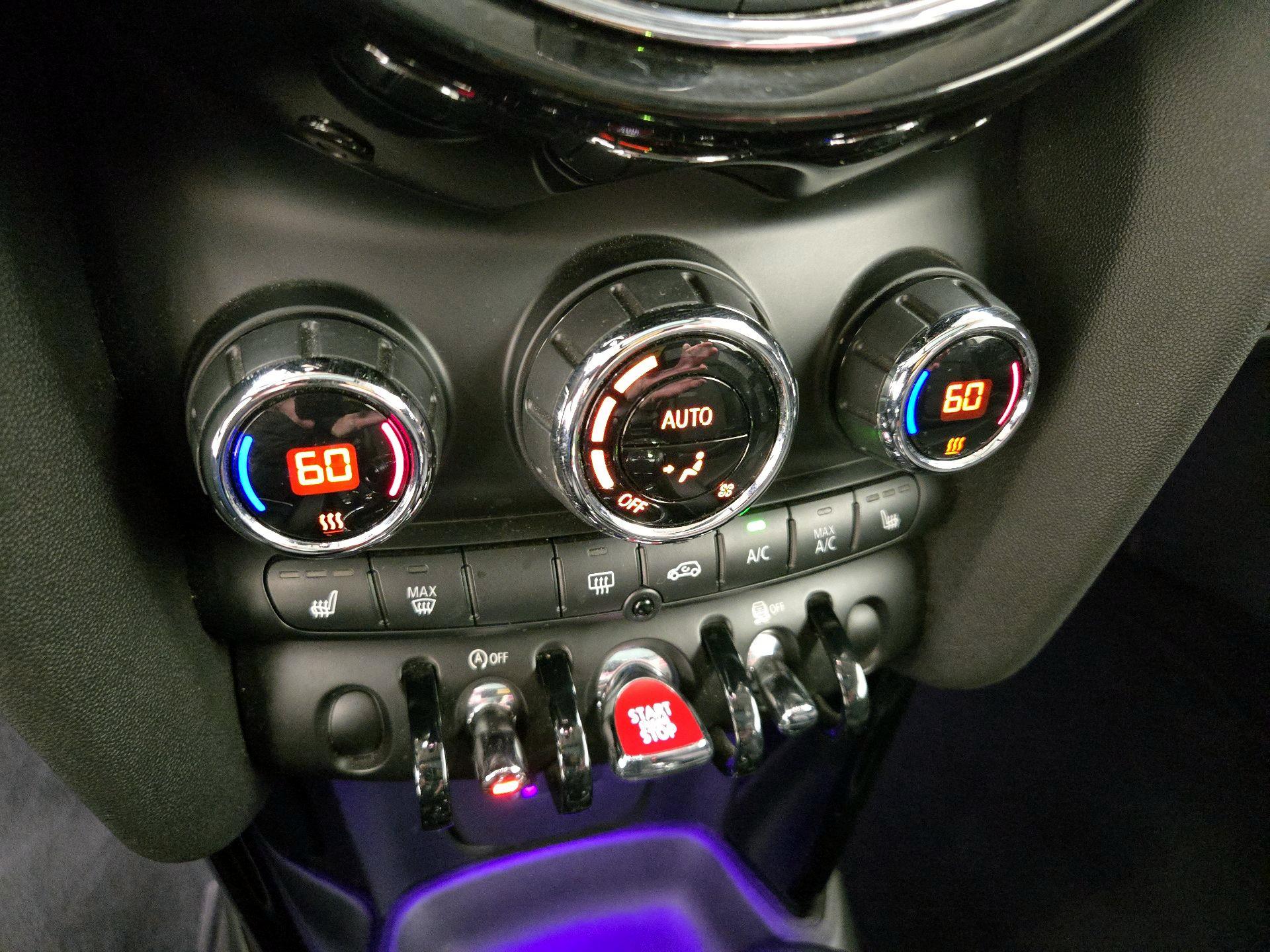 Thumbnail: 2017 MINI Cooper Hardtop - 16