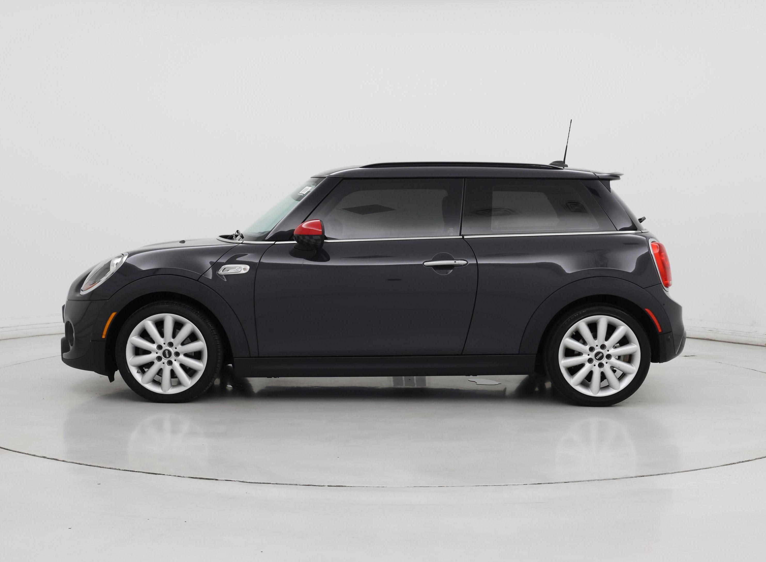 Thumbnail: 2017 MINI Cooper Hardtop - 3