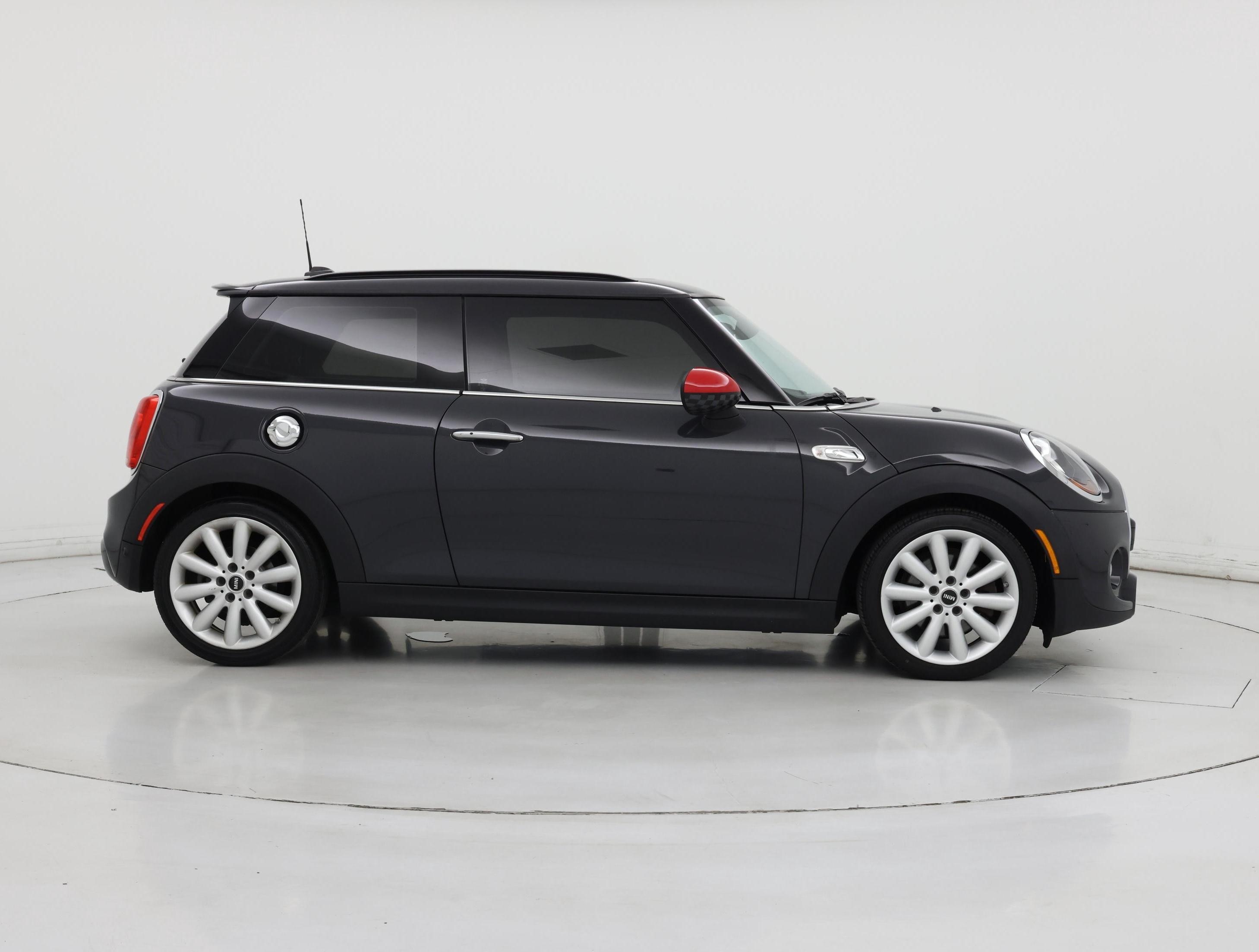 Thumbnail: 2017 MINI Cooper Hardtop - 7
