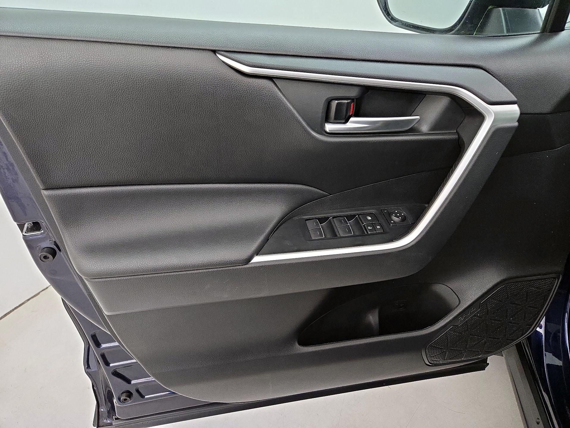 Thumbnail: 2023 Toyota RAV4 - 12