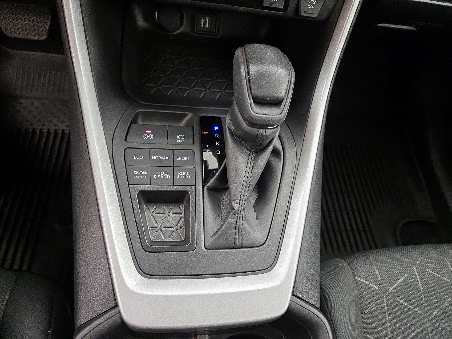 Thumbnail: 2023 Toyota RAV4 - 17
