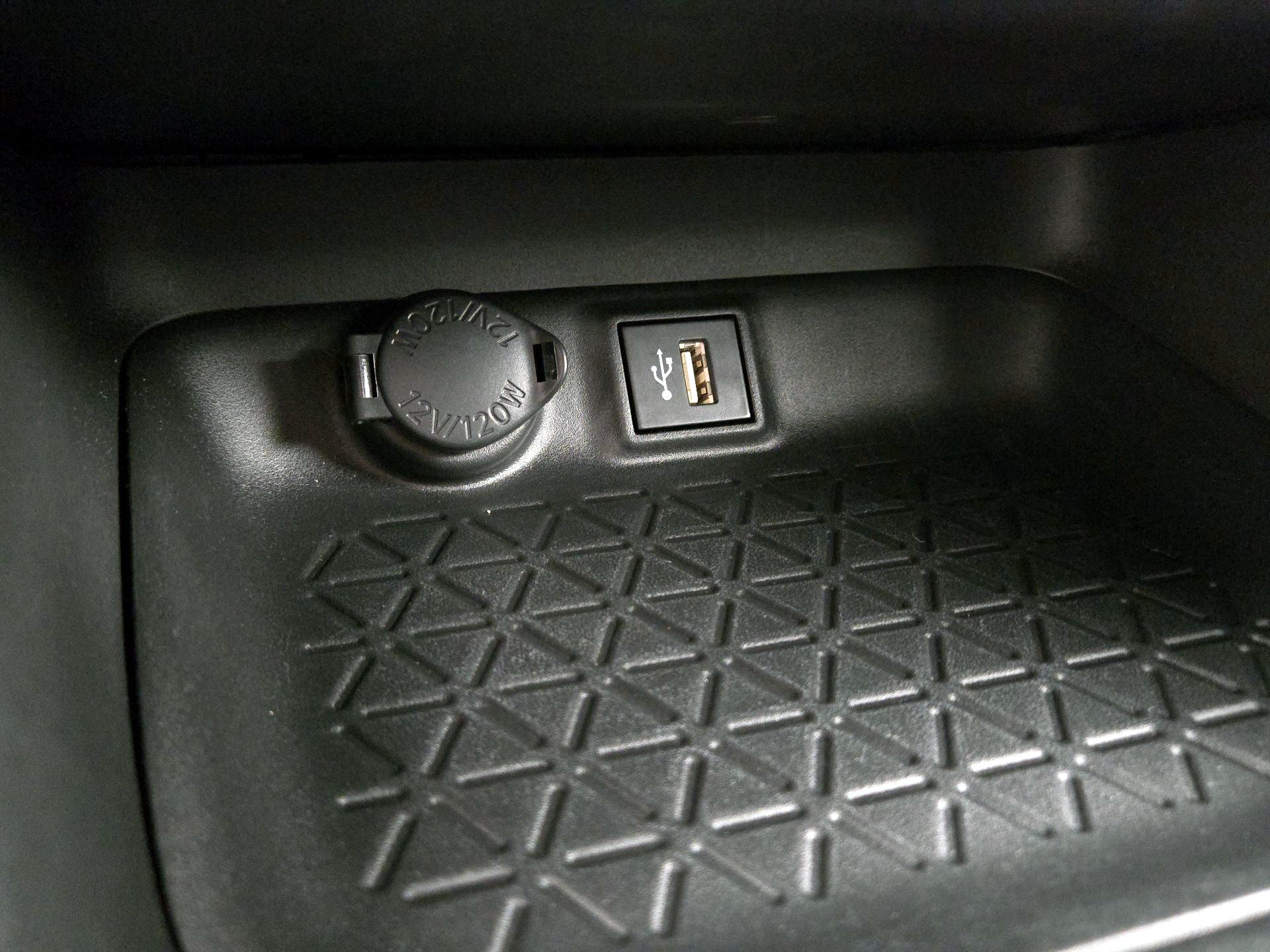 Thumbnail: 2023 Toyota RAV4 - 18