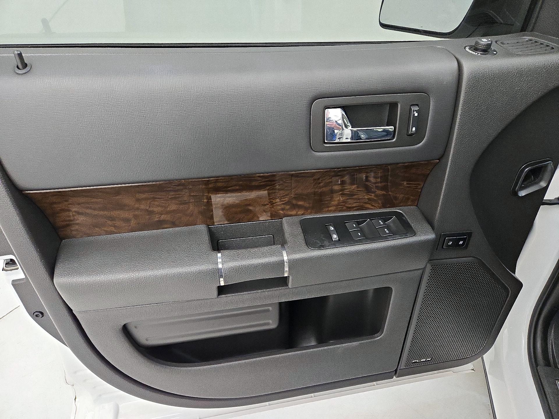 Thumbnail: 2018 Ford Flex - 12