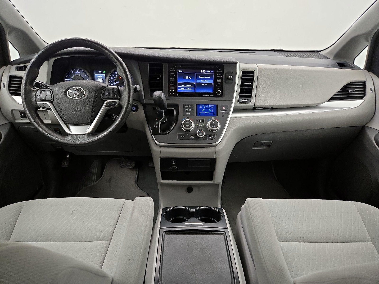 2020 Toyota Sienna LE - Photo 10