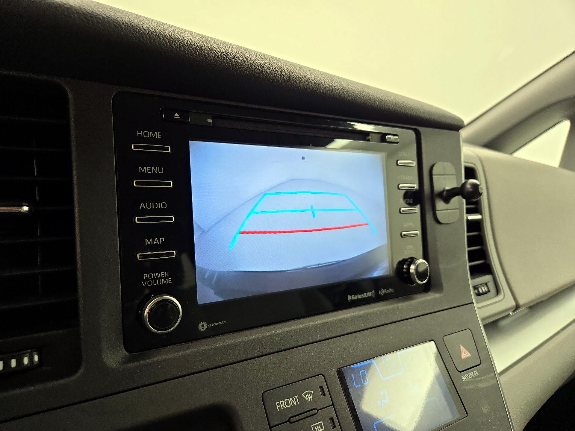 Thumbnail: 2020 Toyota Sienna - 14