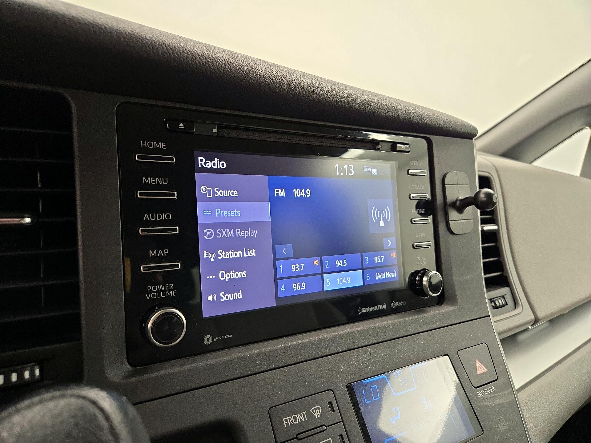 Thumbnail: 2020 Toyota Sienna - 15
