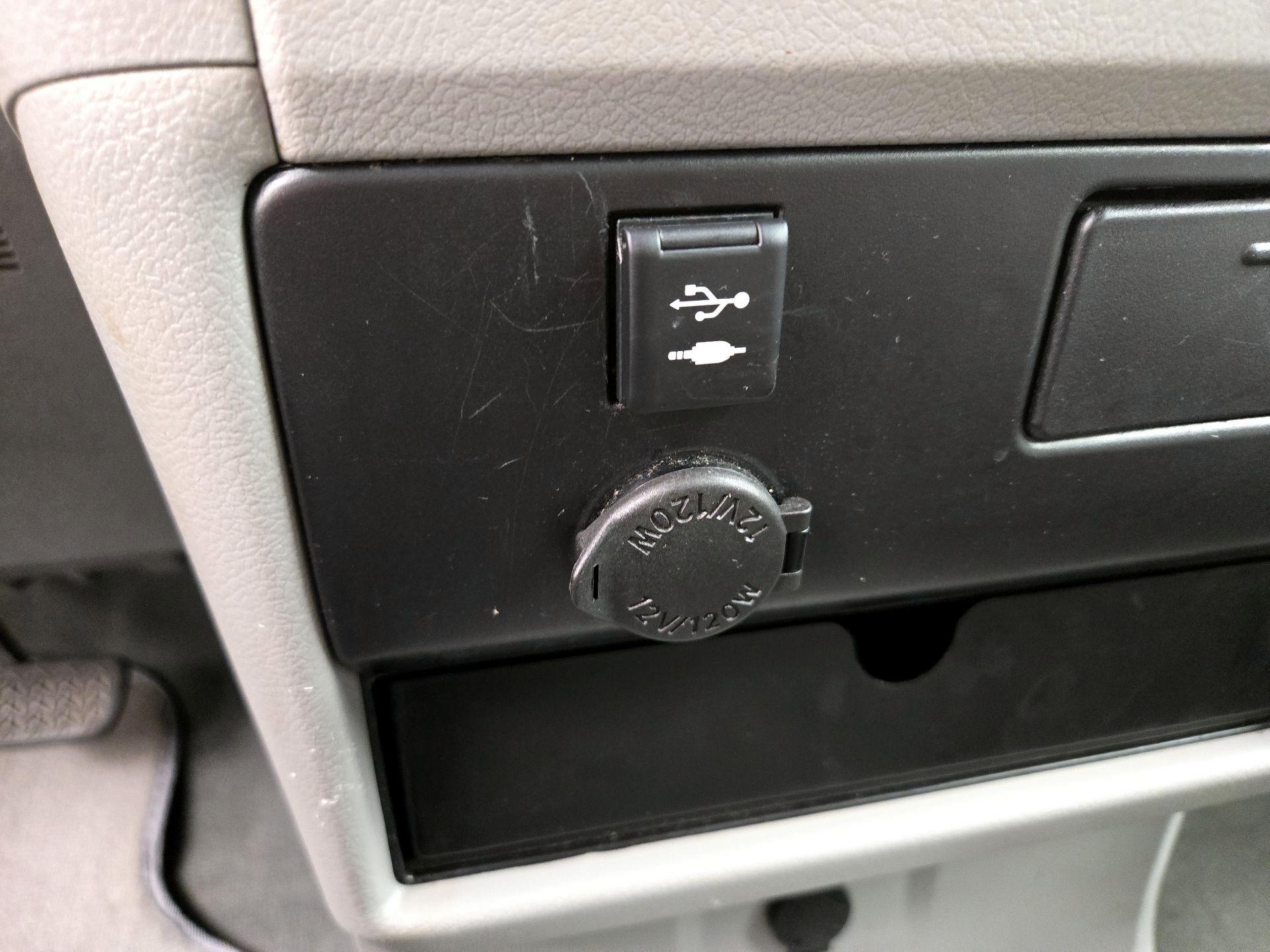 Thumbnail: 2020 Toyota Sienna - 18