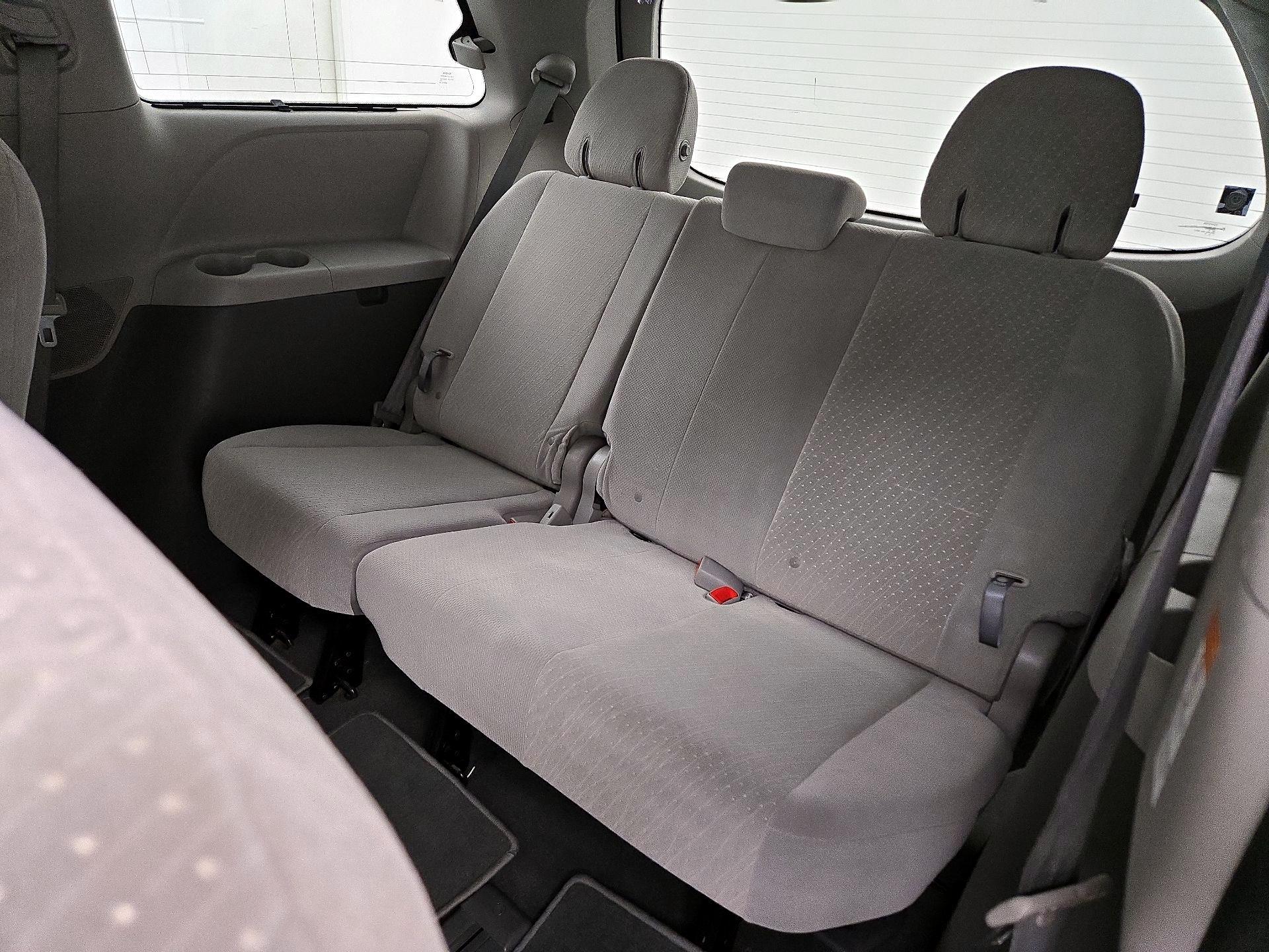 Thumbnail: 2020 Toyota Sienna - 20