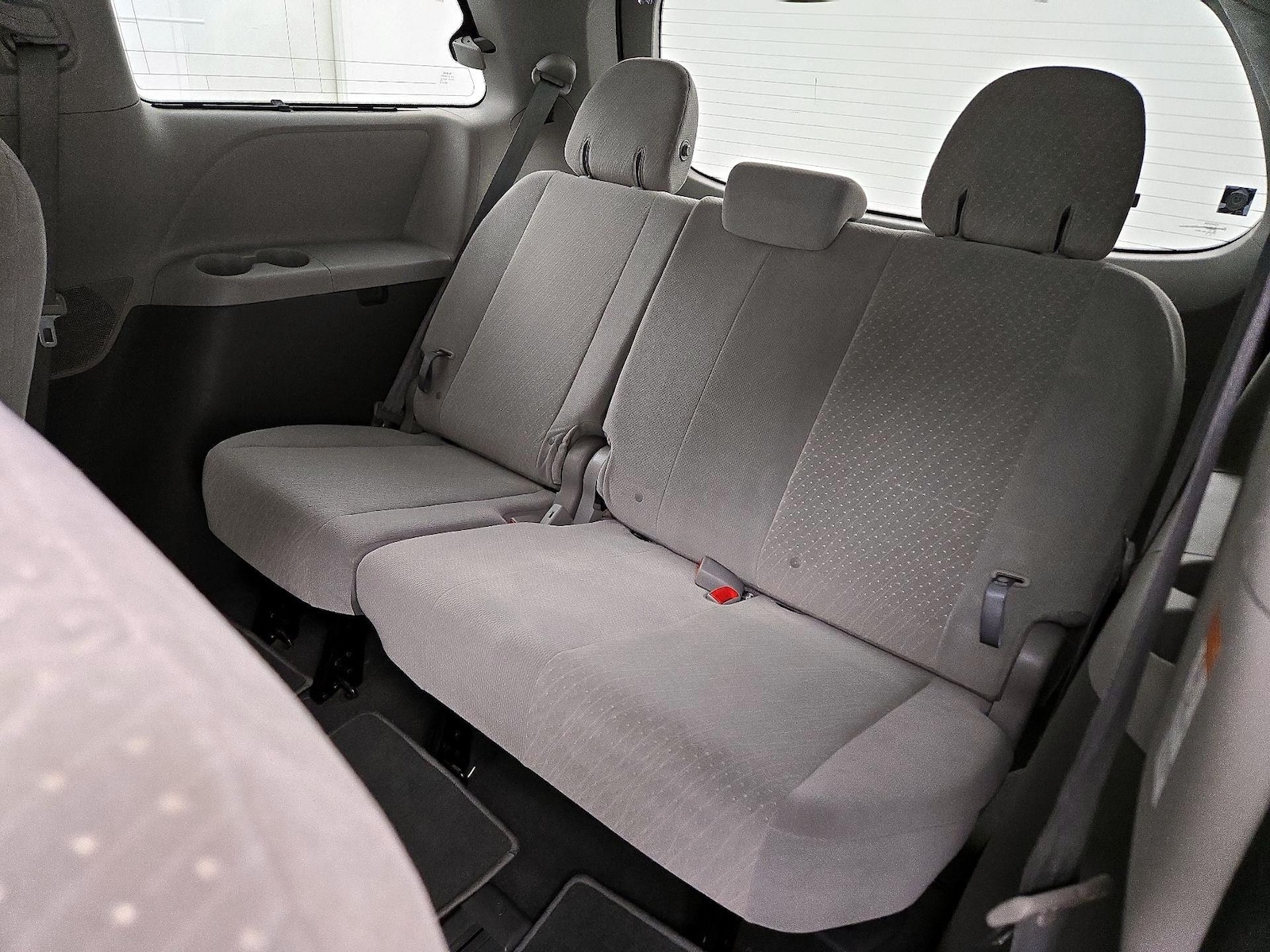 2020 Toyota Sienna LE - Photo 21