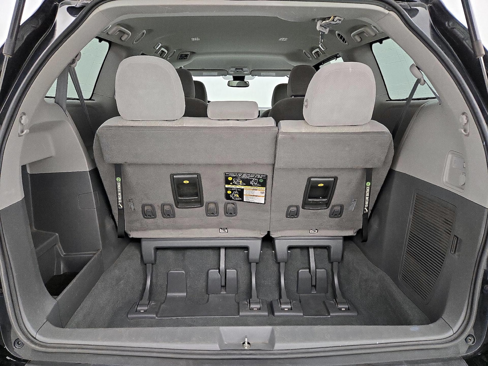 2020 Toyota Sienna LE - Photo 22