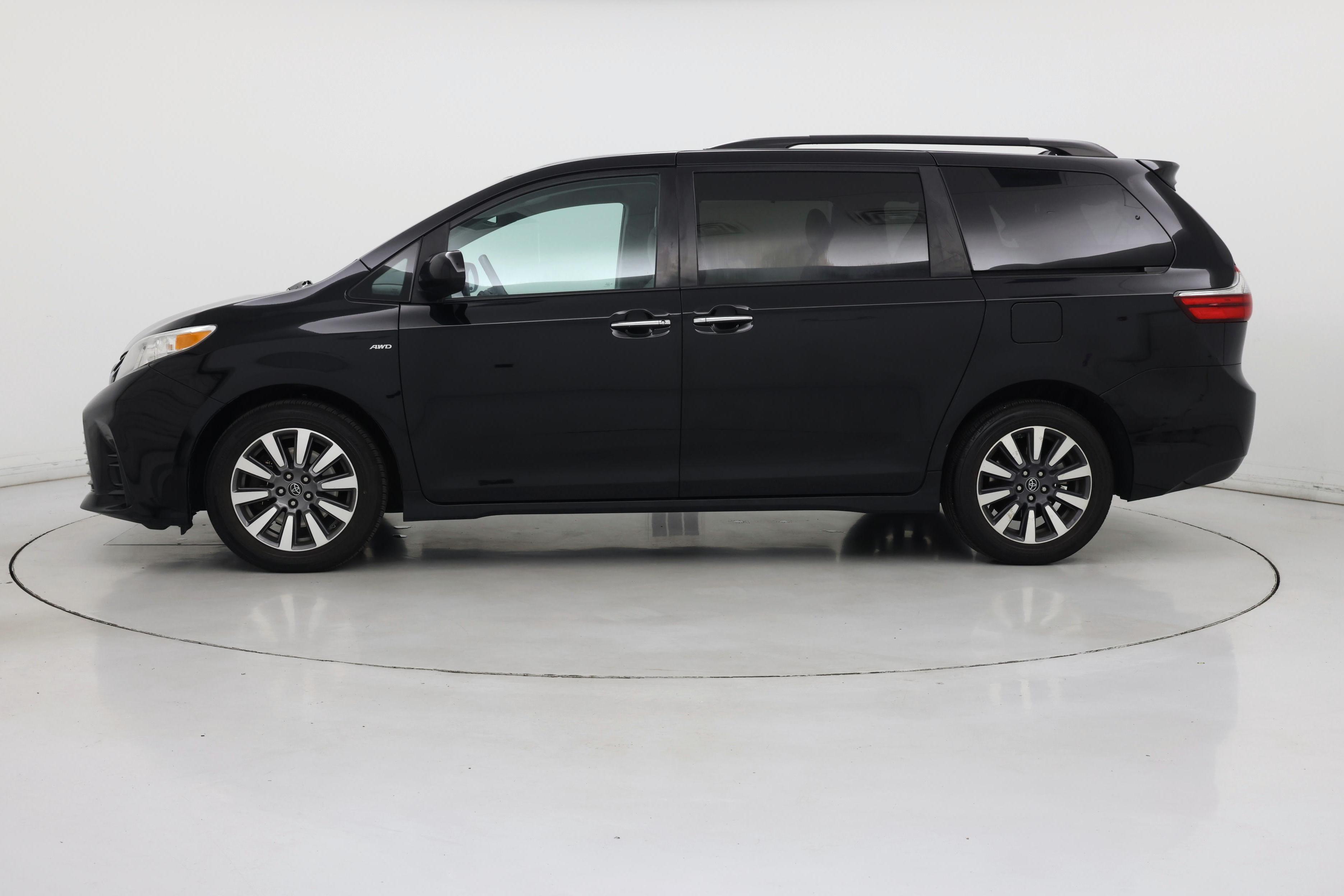 Thumbnail: 2020 Toyota Sienna - 3
