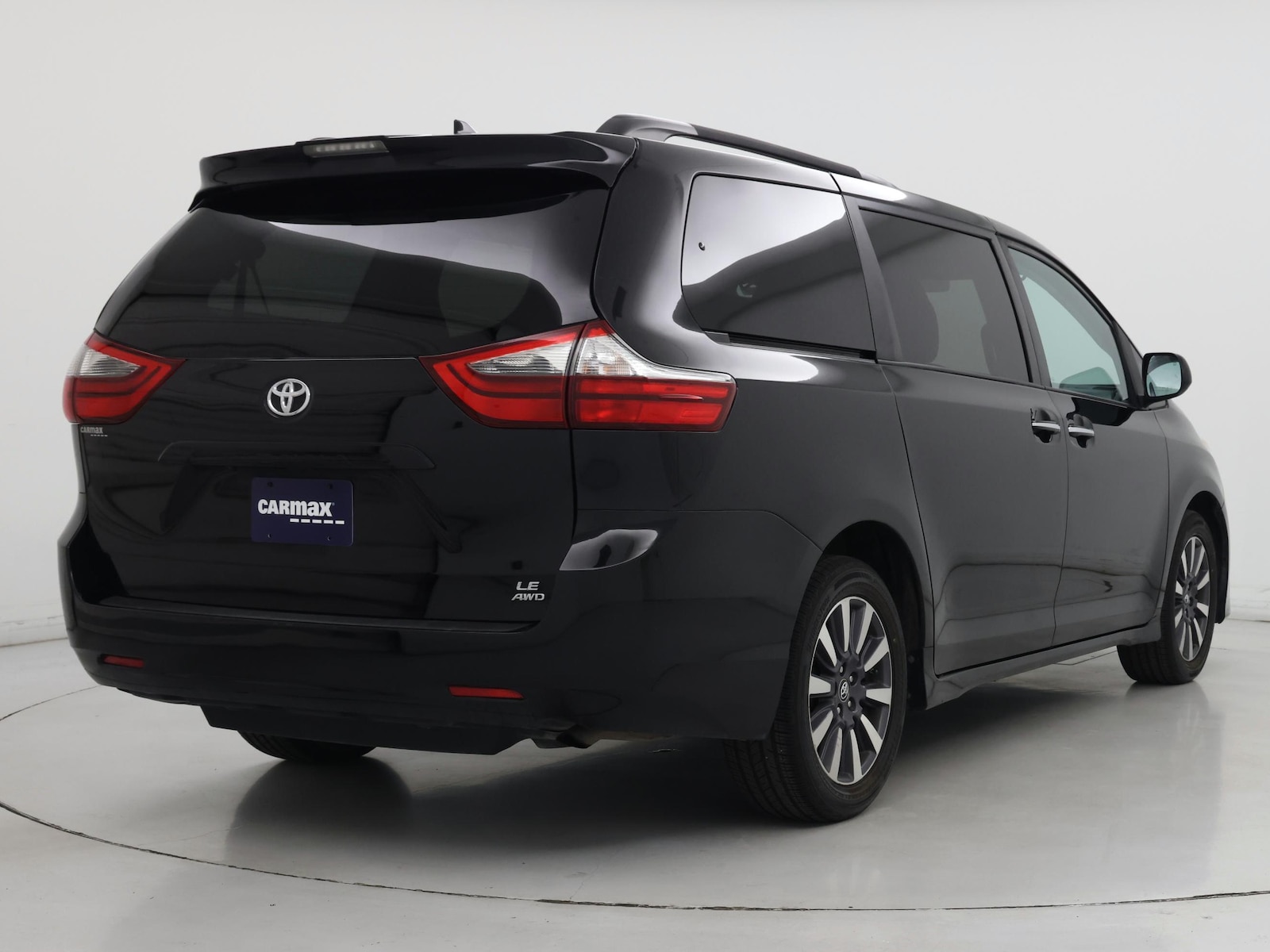 2020 Toyota Sienna LE - Photo 9