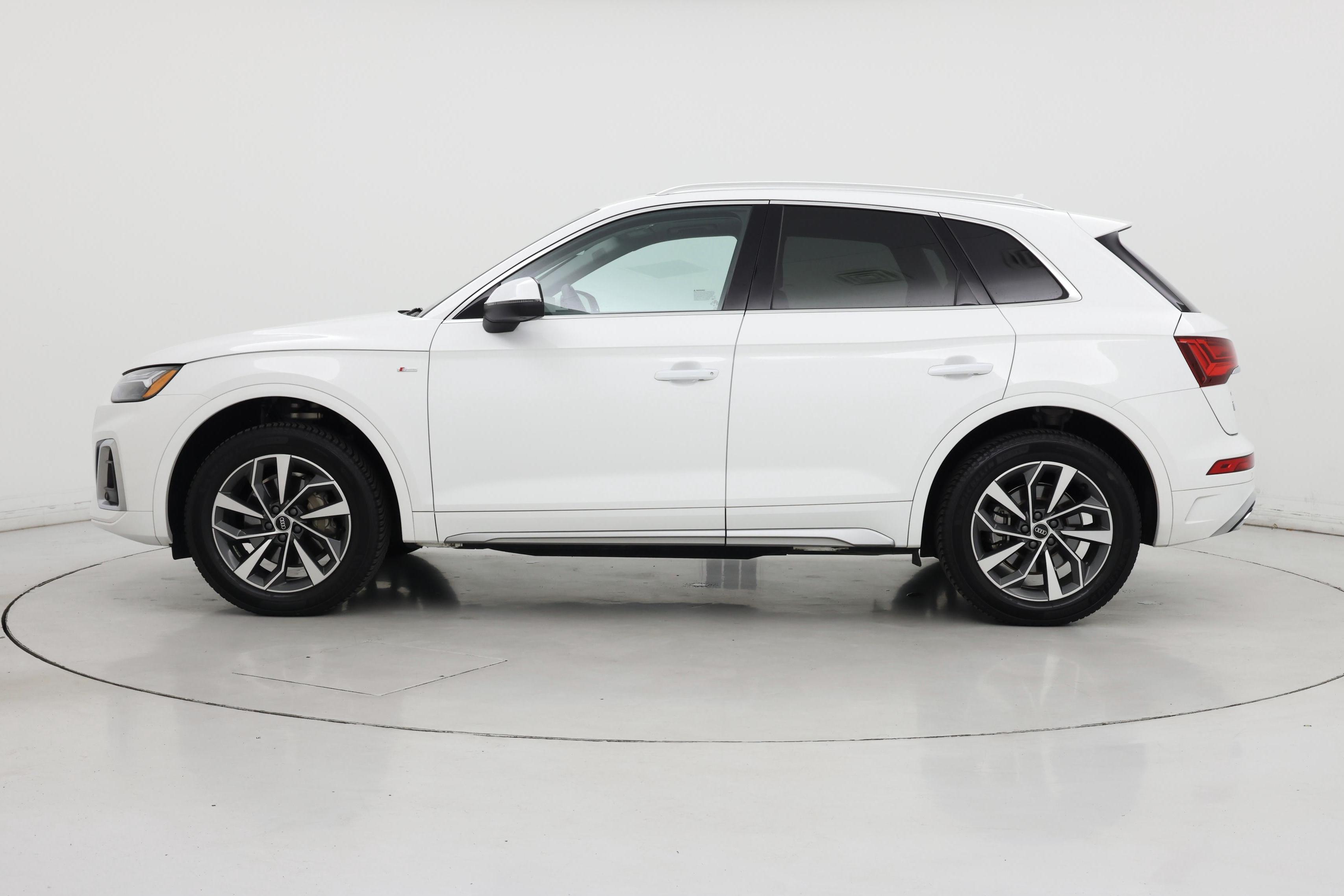 Thumbnail: 2023 Audi Q5 - 3