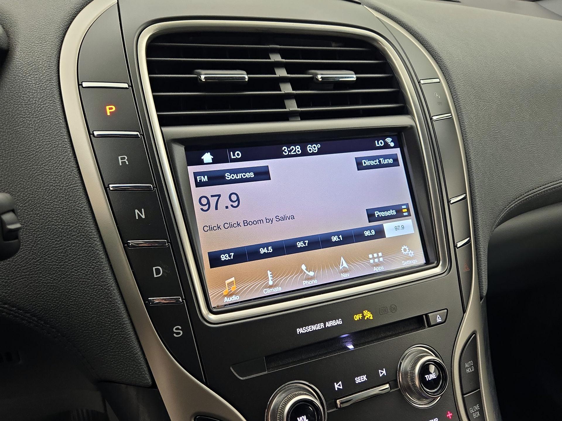Thumbnail: 2019 Lincoln Nautilus - 16
