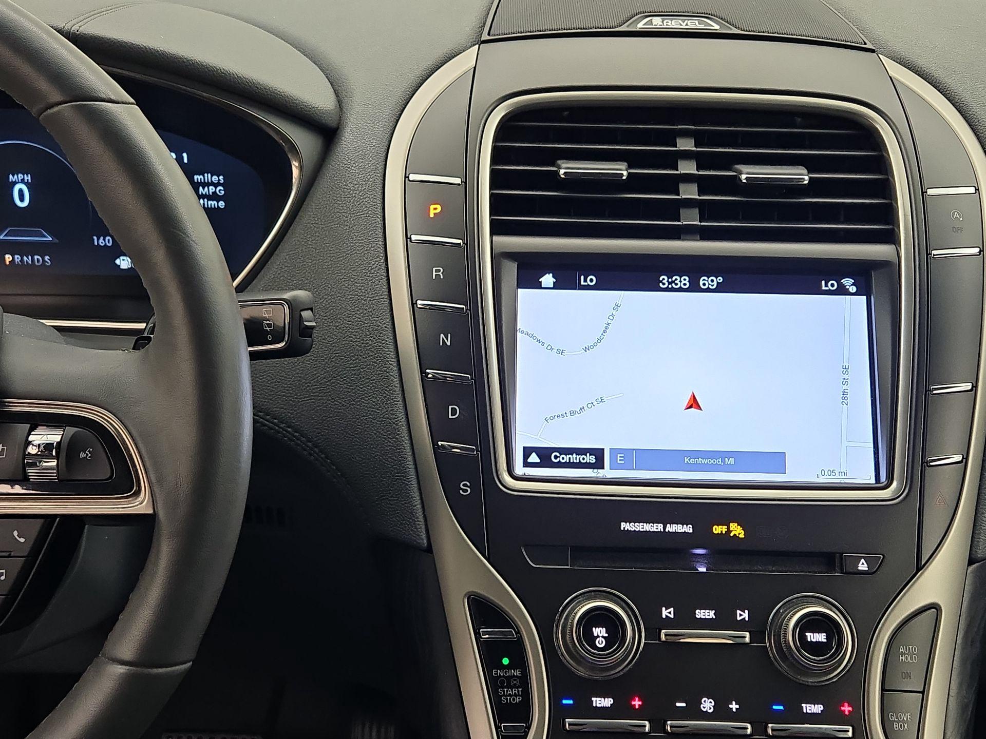 Thumbnail: 2019 Lincoln Nautilus - 18