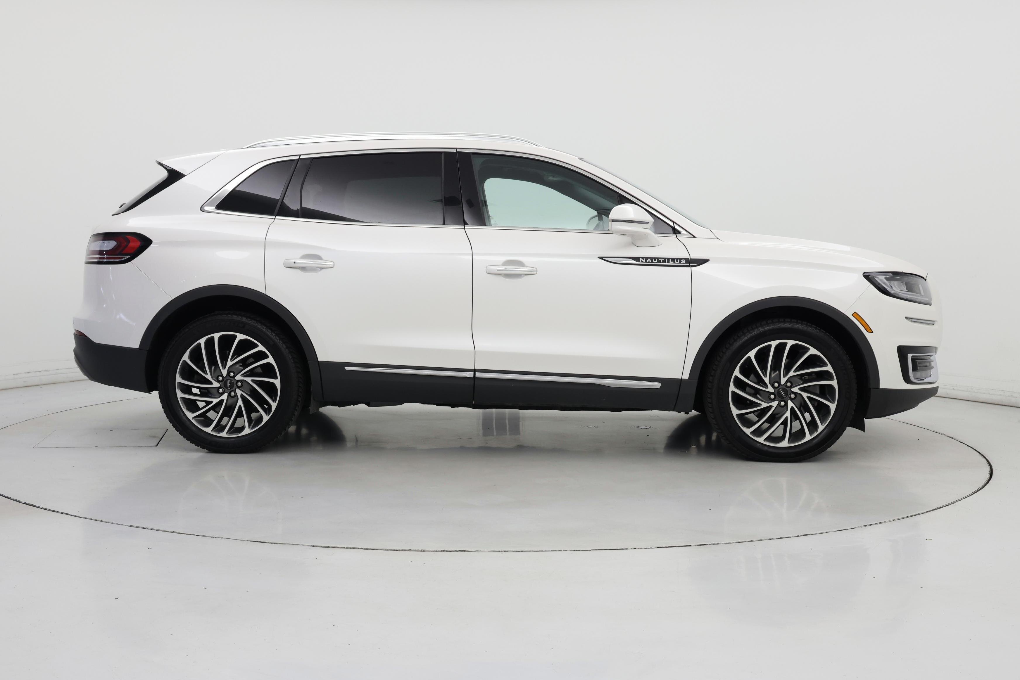 Thumbnail: 2019 Lincoln Nautilus - 7