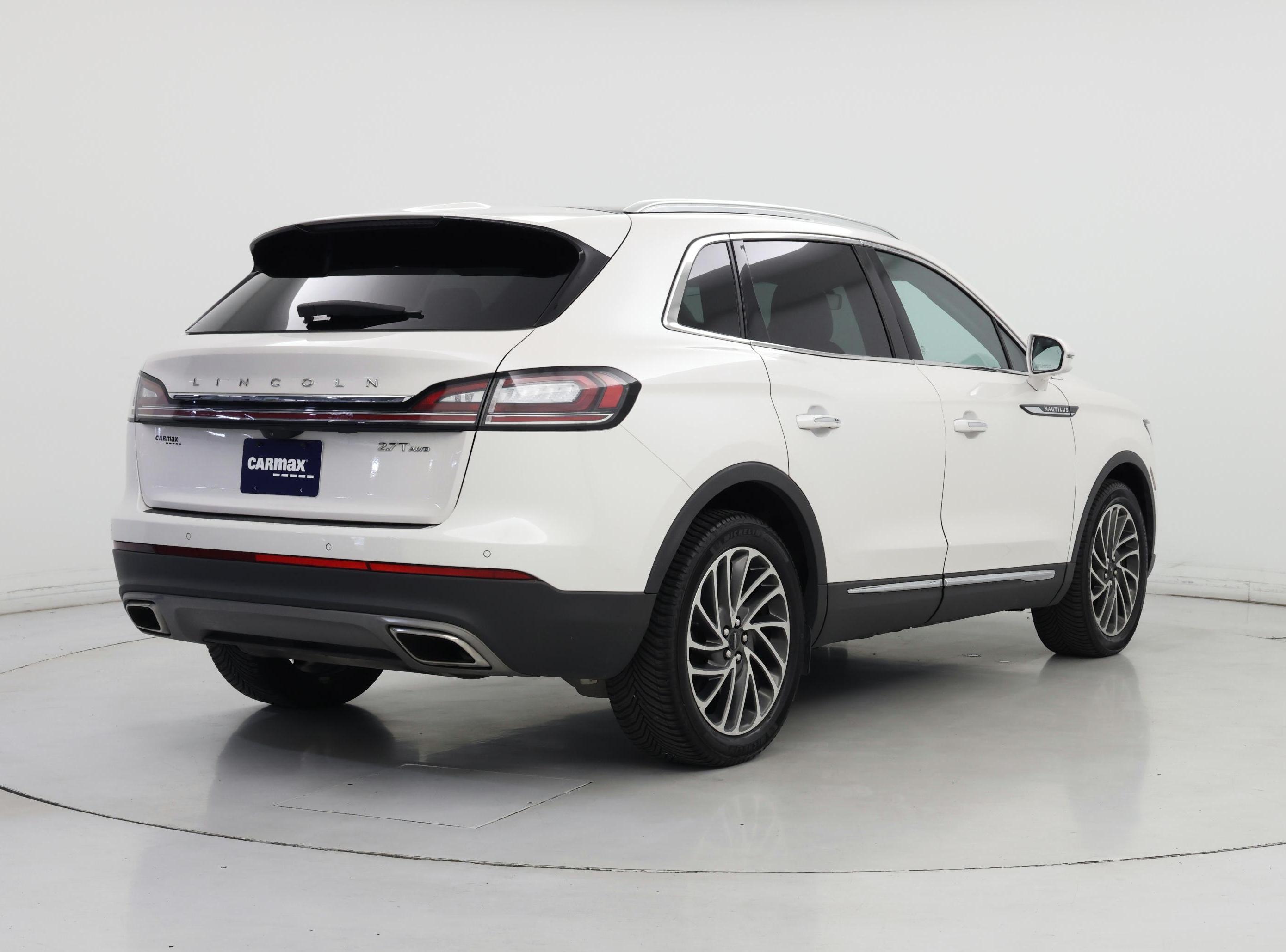 Thumbnail: 2019 Lincoln Nautilus - 8