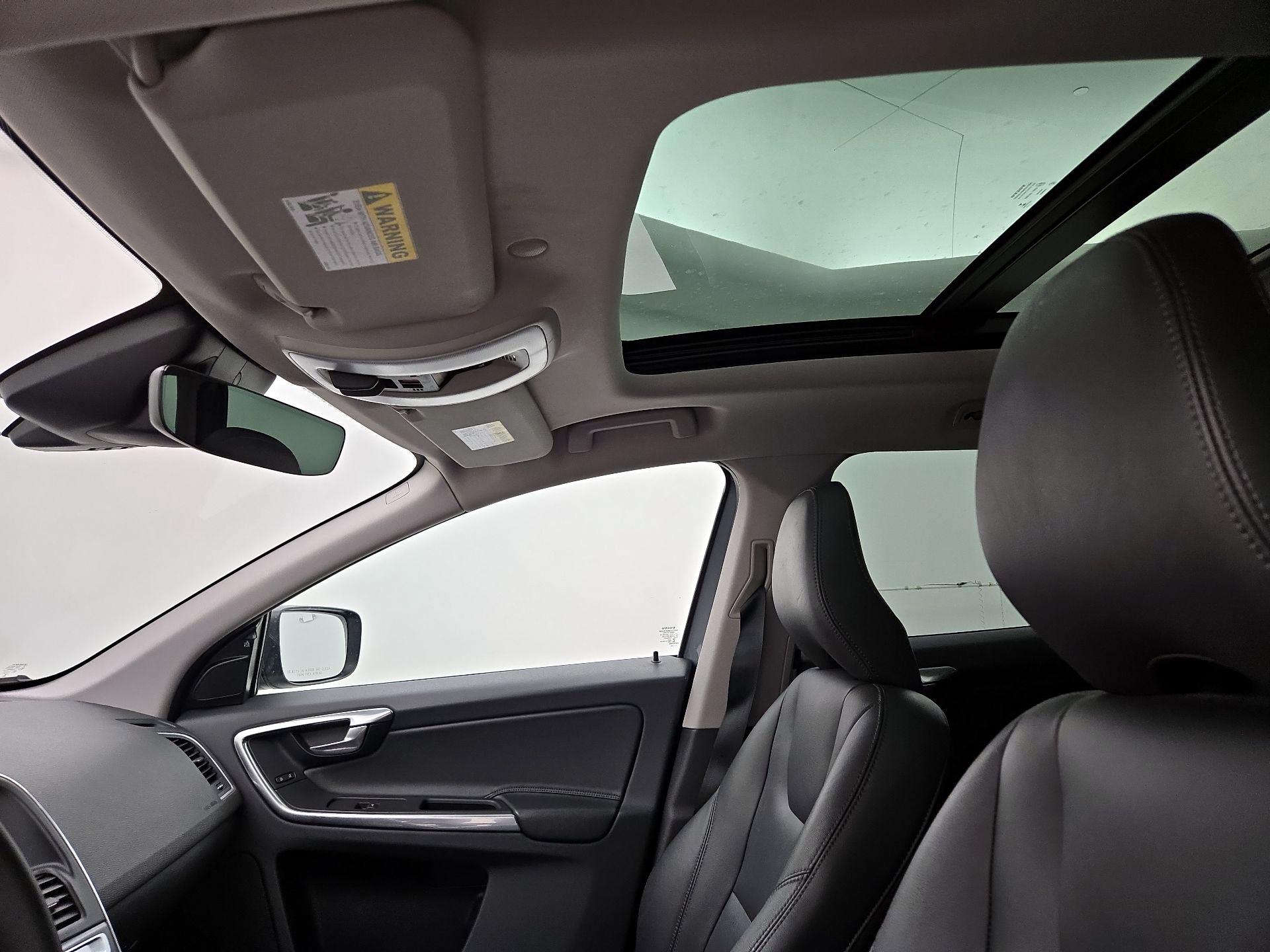 Thumbnail: 2016 Volvo XC60 - 20