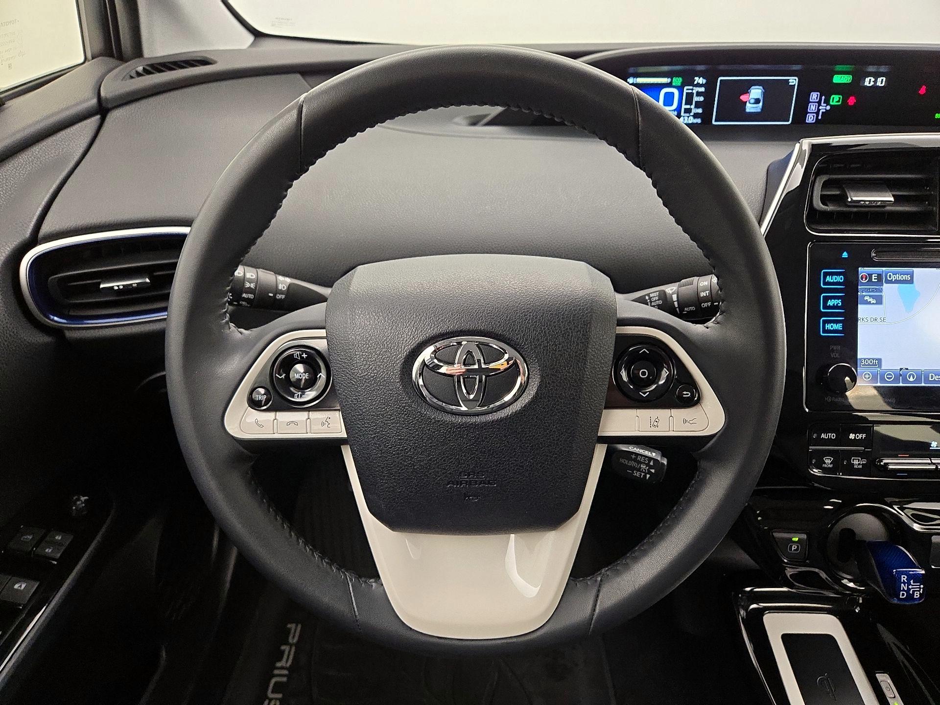 Thumbnail: 2017 Toyota Prius - 10