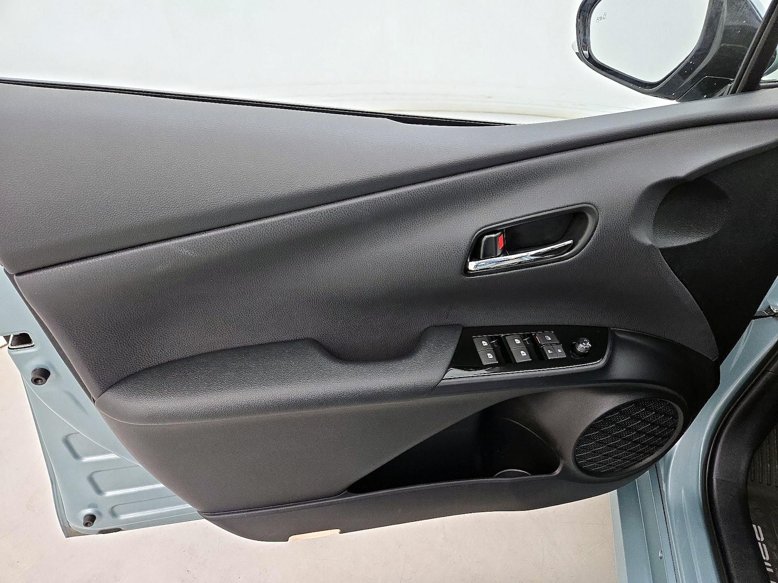 2017 Toyota Prius Four - Photo 13