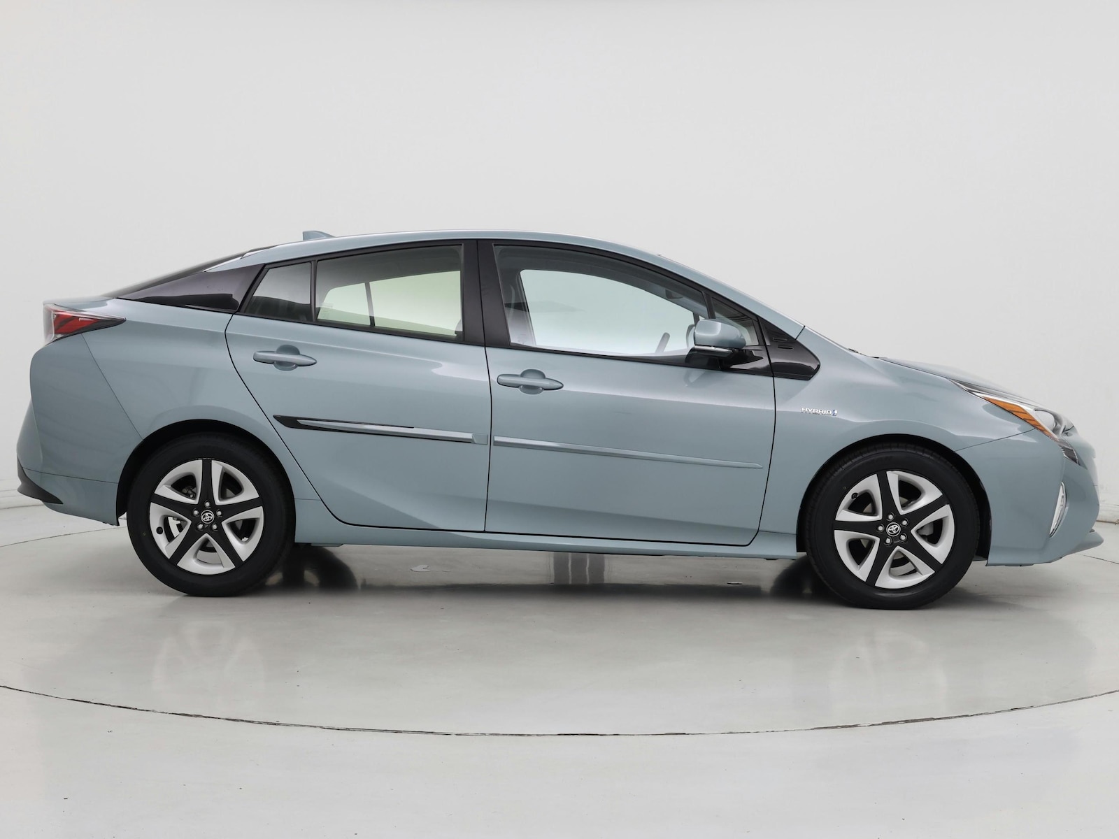 2017 Toyota Prius Four - Photo 8