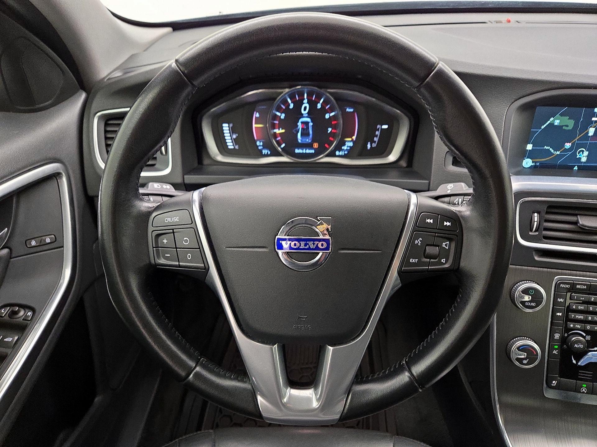 Thumbnail: 2016 Volvo S60 - 10