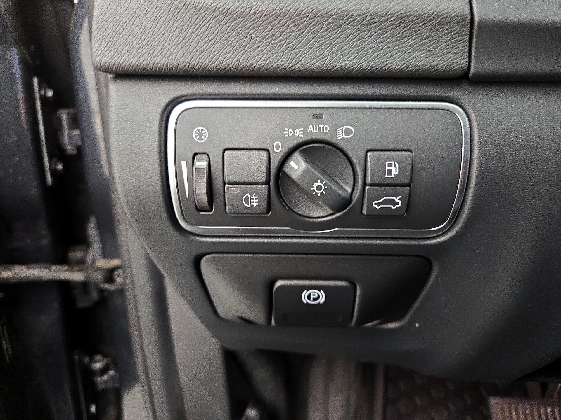Thumbnail: 2016 Volvo S60 - 13