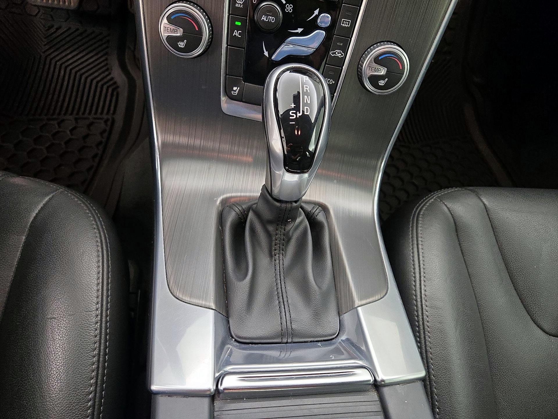 Thumbnail: 2016 Volvo S60 - 17