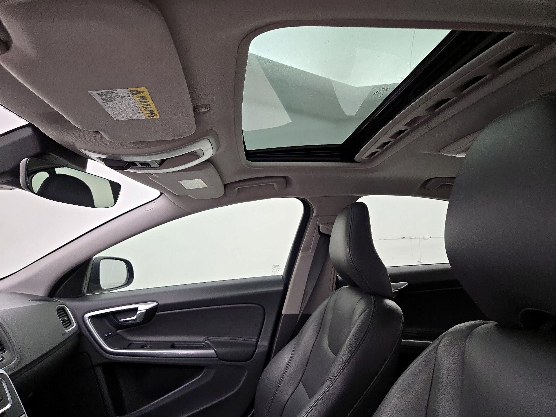 Thumbnail: 2016 Volvo S60 - 19