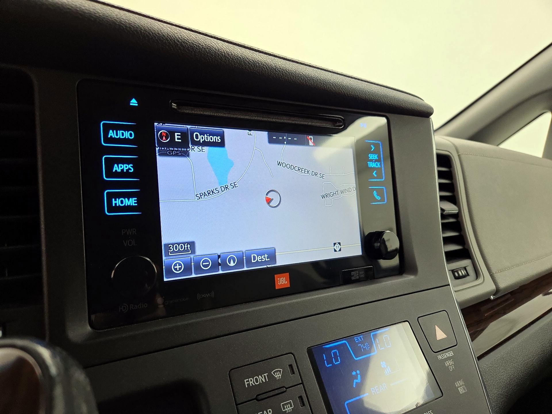 Thumbnail: 2016 Toyota Sienna - 14