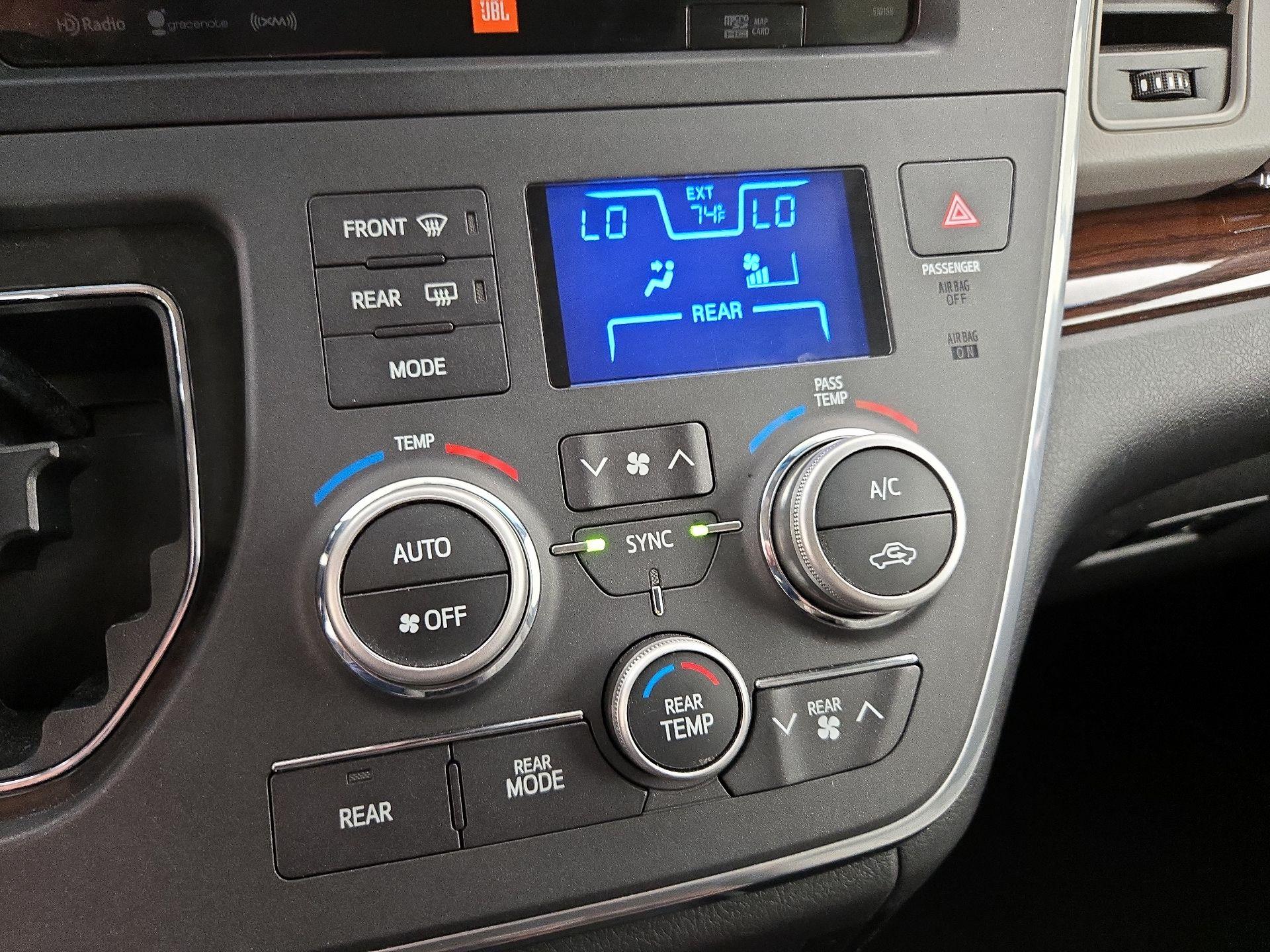 Thumbnail: 2016 Toyota Sienna - 17