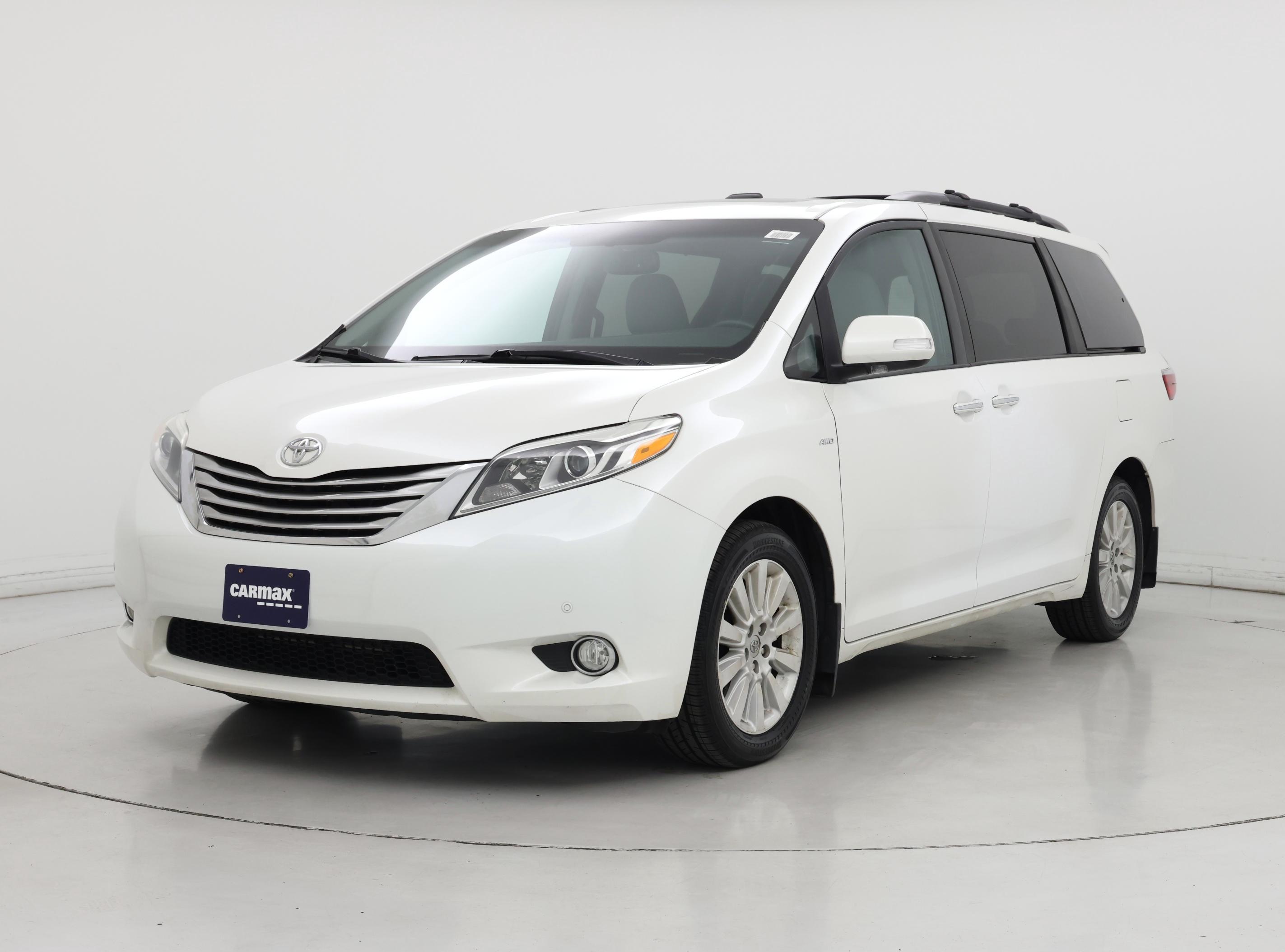 Thumbnail: 2016 Toyota Sienna - 4