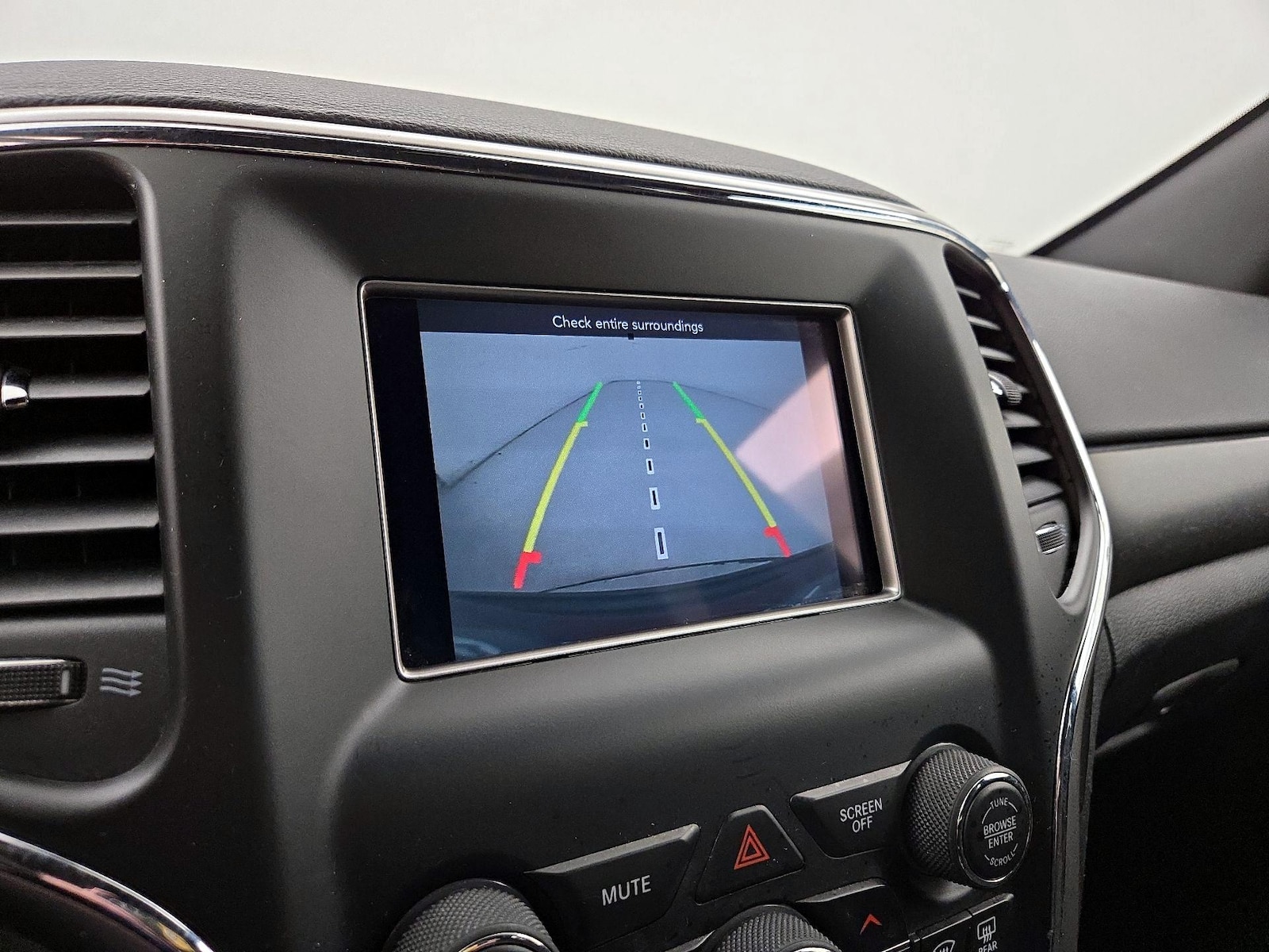 2018 Jeep Grand Cherokee Laredo - Photo 15