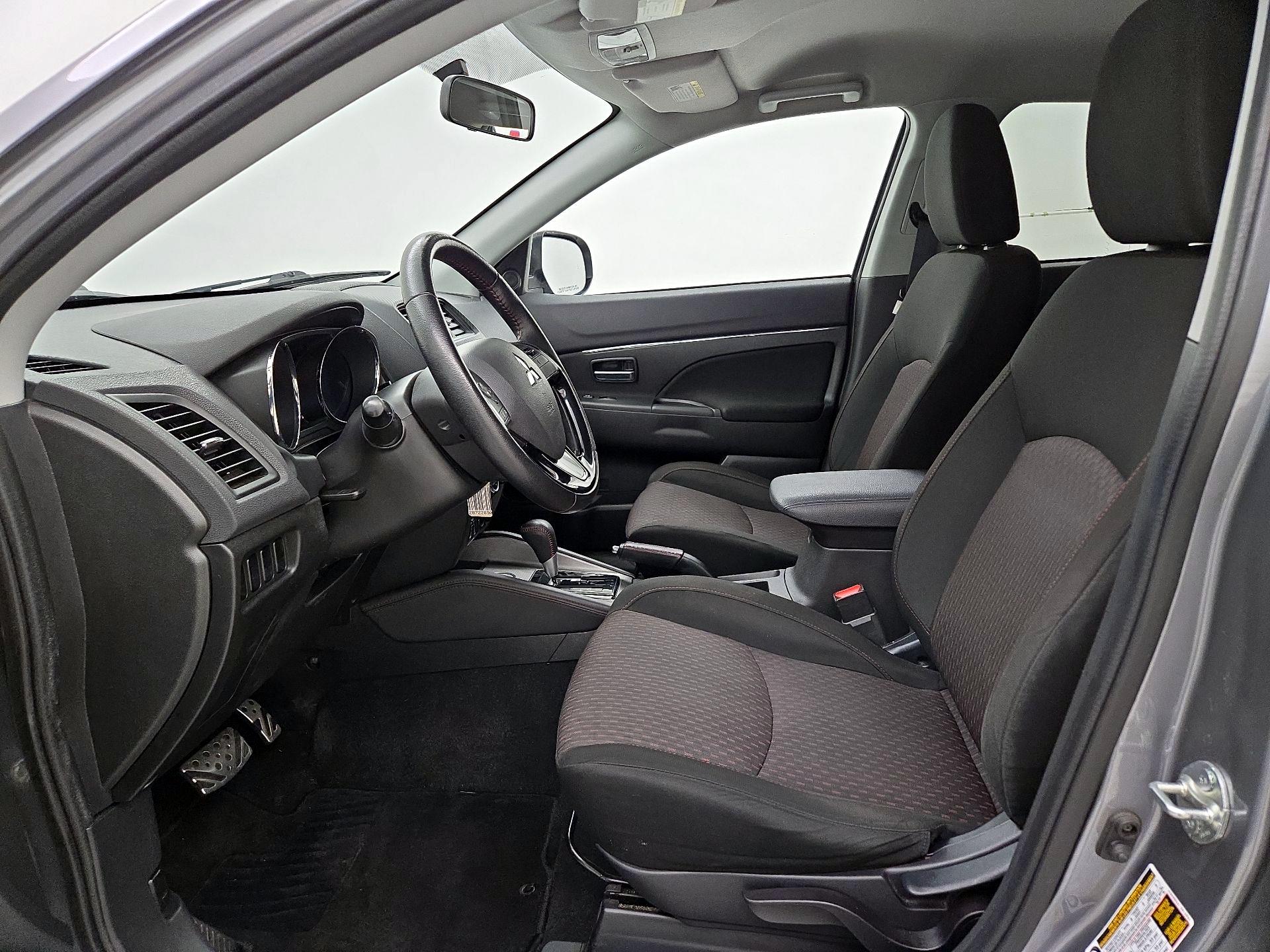 Thumbnail: 2019 Mitsubishi Outlander Sport - 11