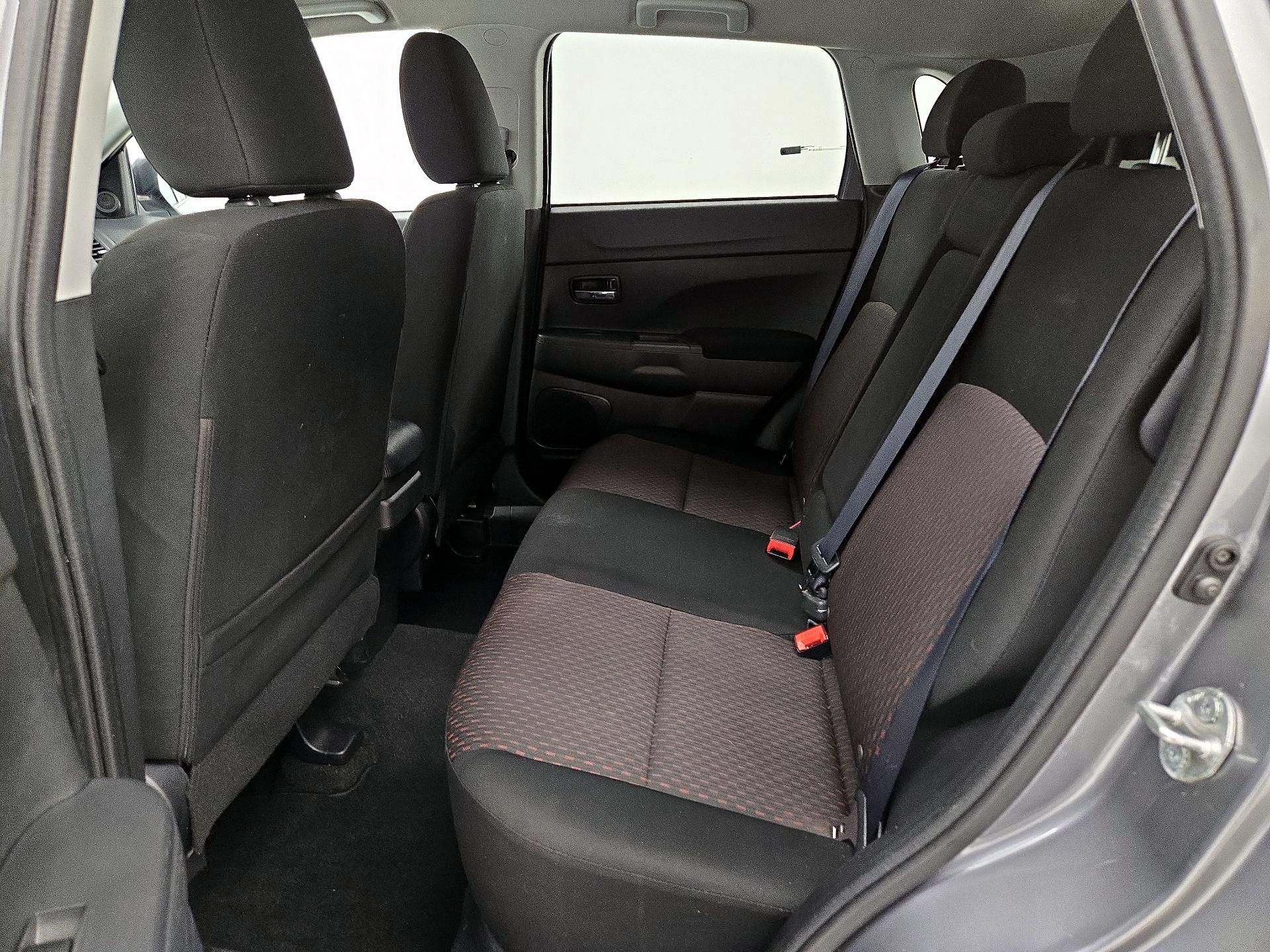Thumbnail: 2019 Mitsubishi Outlander Sport - 19