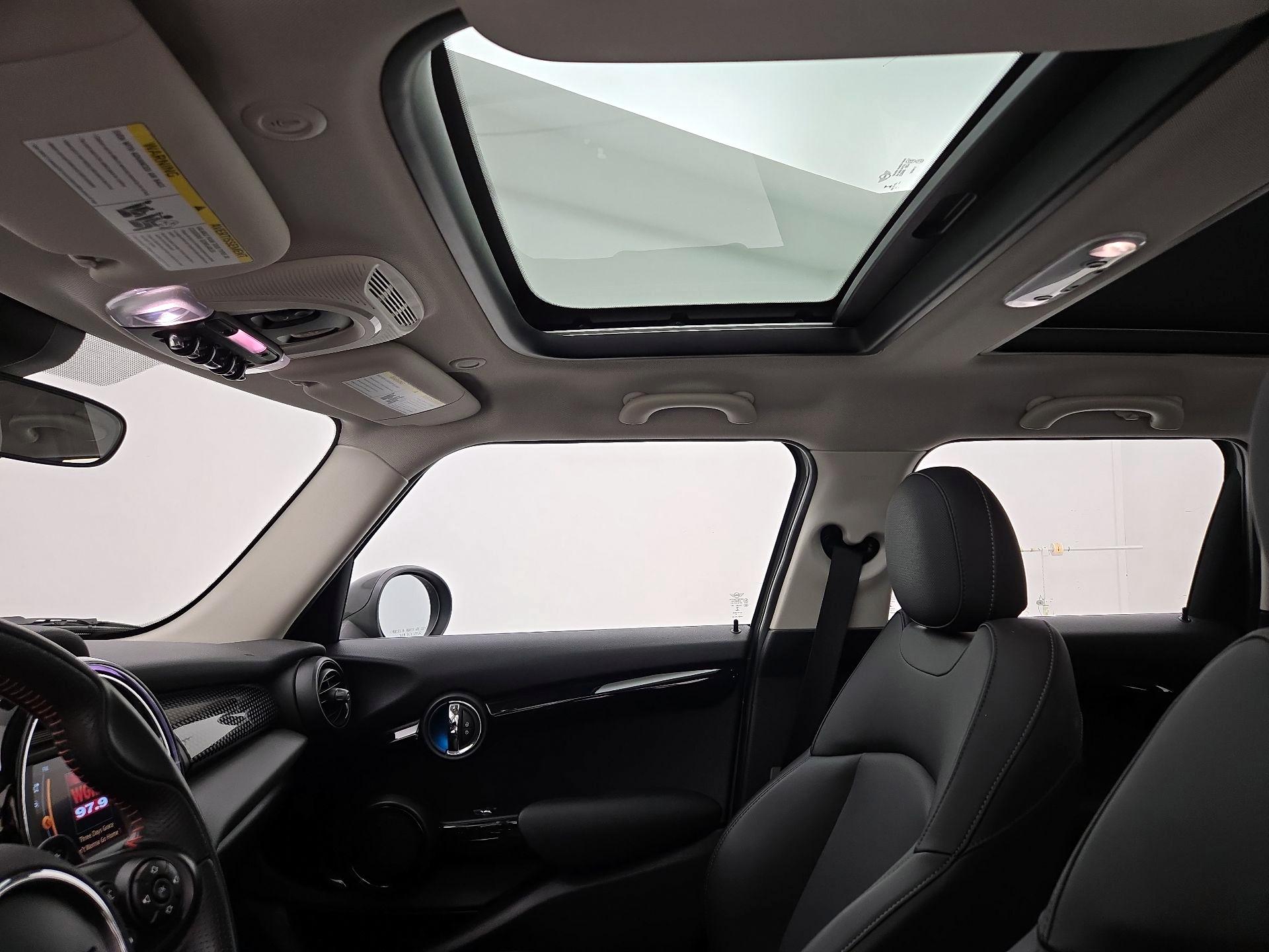 Thumbnail: 2019 MINI Cooper Hardtop - 19