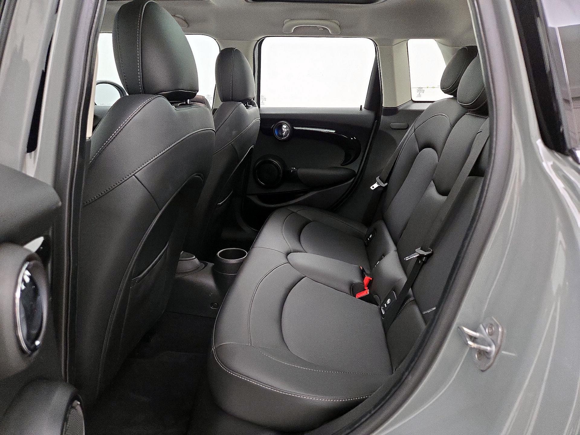 Thumbnail: 2019 MINI Cooper Hardtop - 20