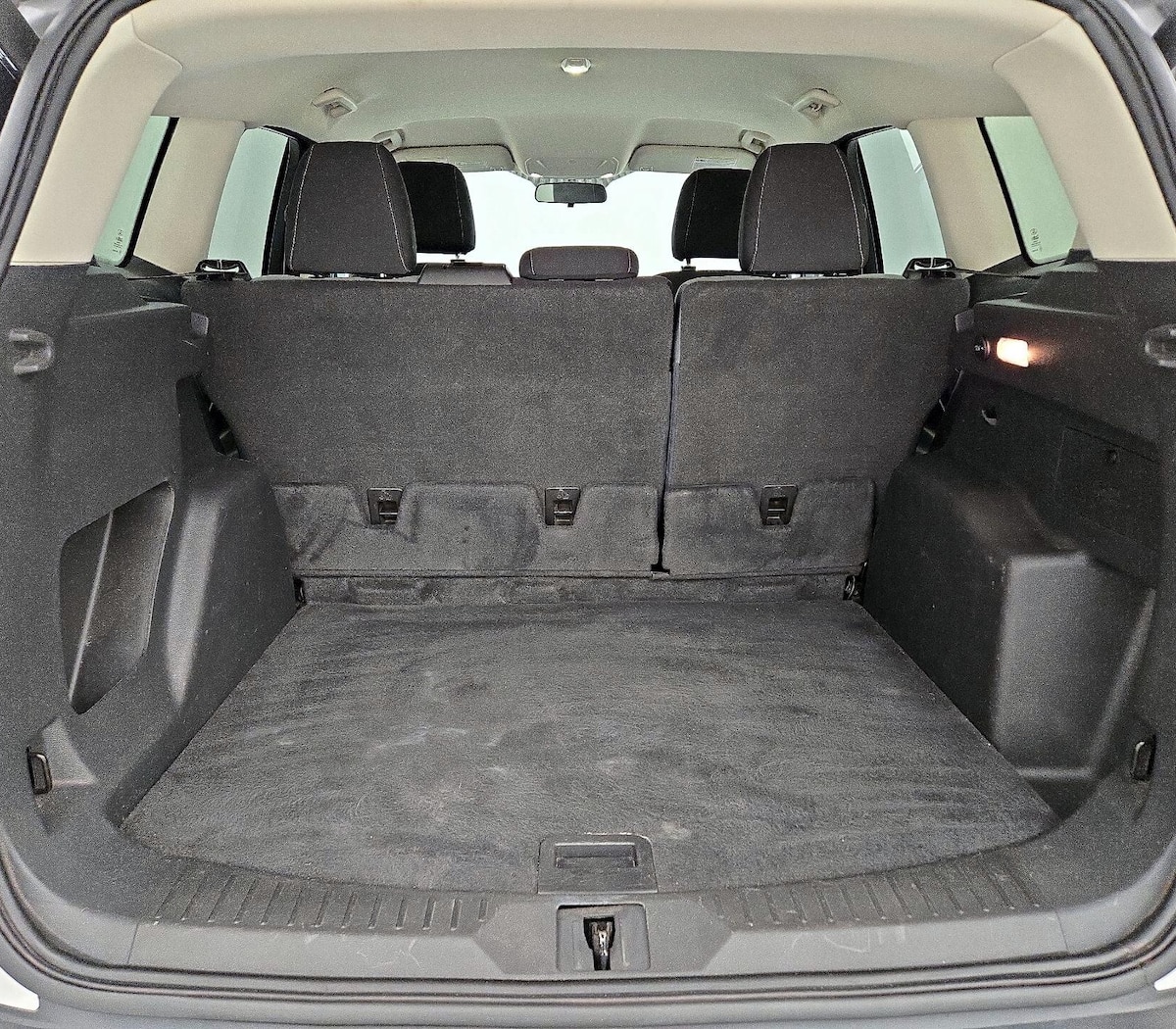 Trunk/Cargo (Seats Up)