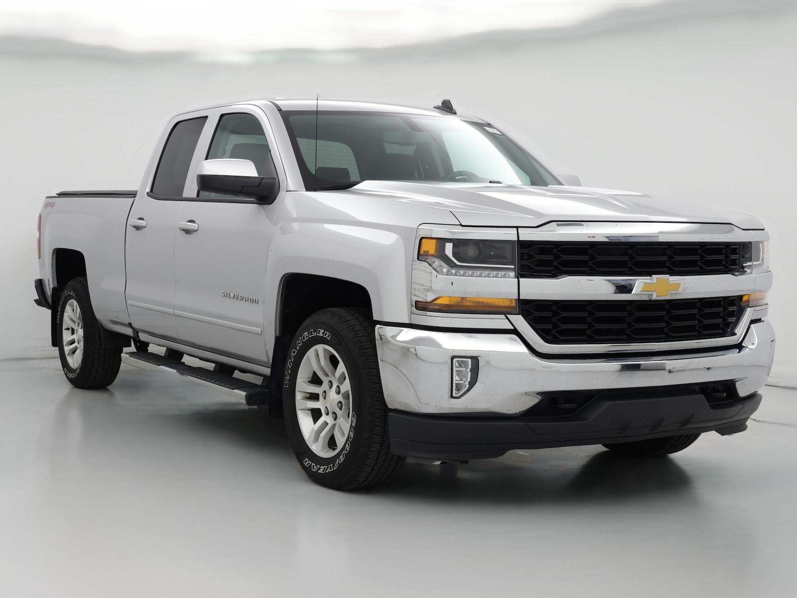 Bed Cover, Bed Liner, Tow Hitch