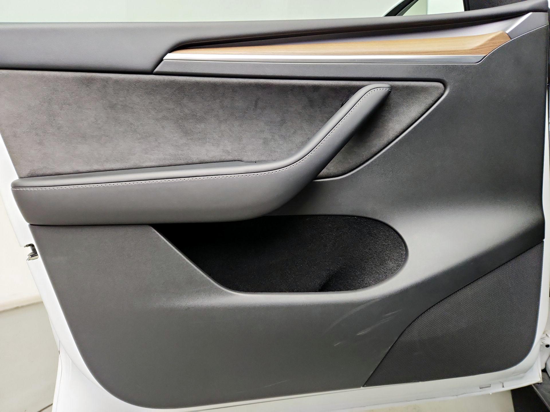 Thumbnail: 2023 Tesla Model Y - 12