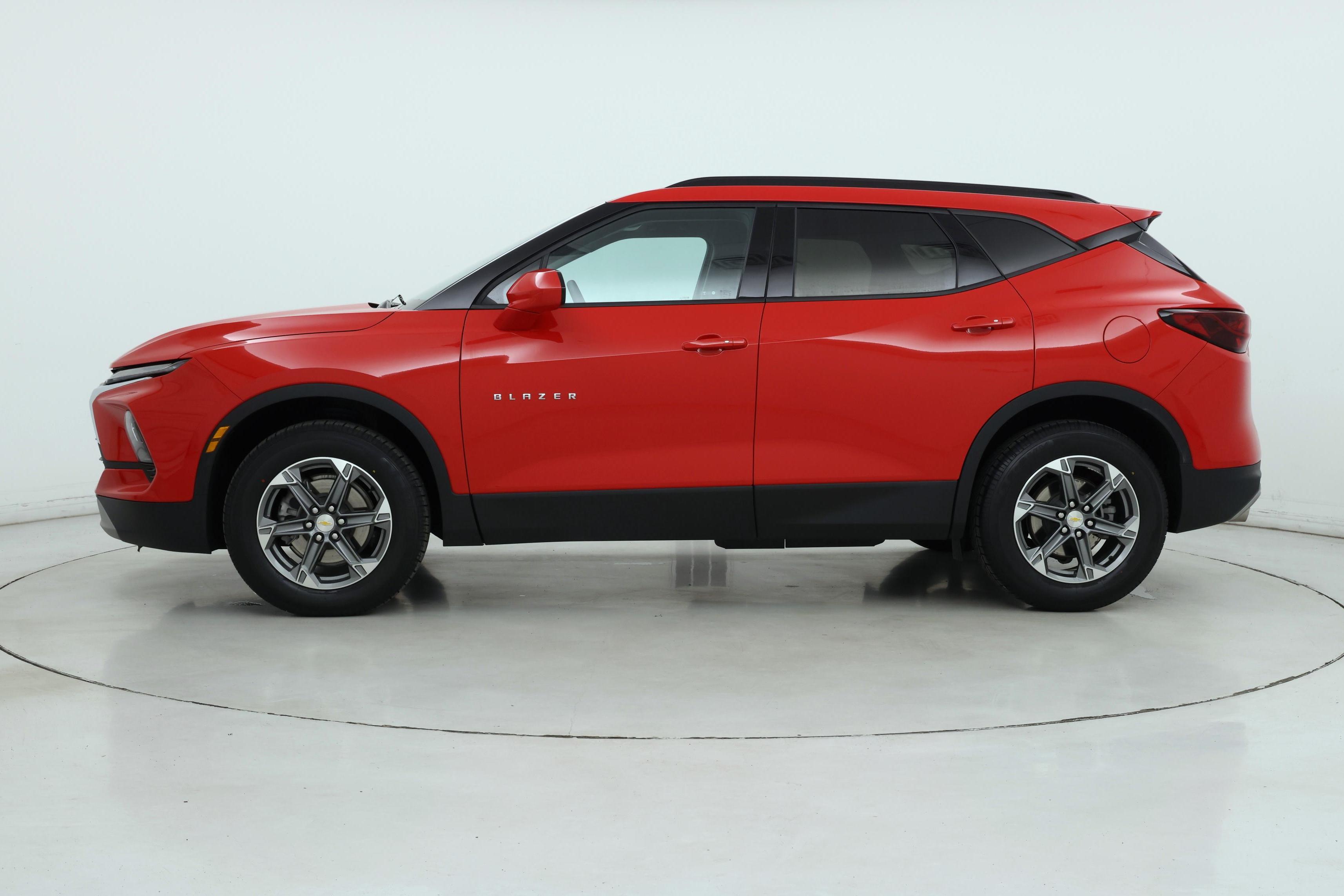 Thumbnail: 2023 Chevrolet Blazer - 3