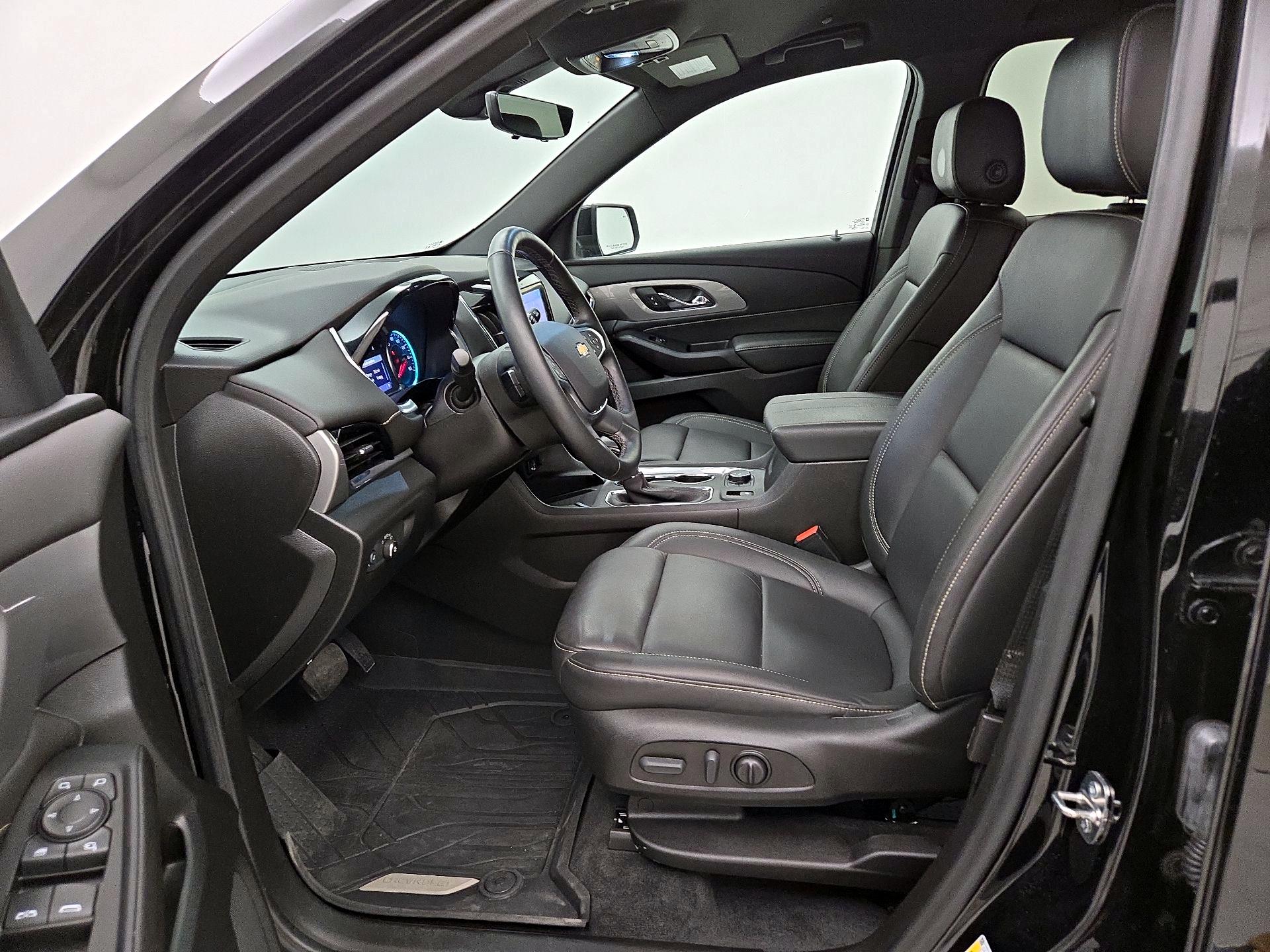Thumbnail: 2023 Chevrolet Traverse - 11